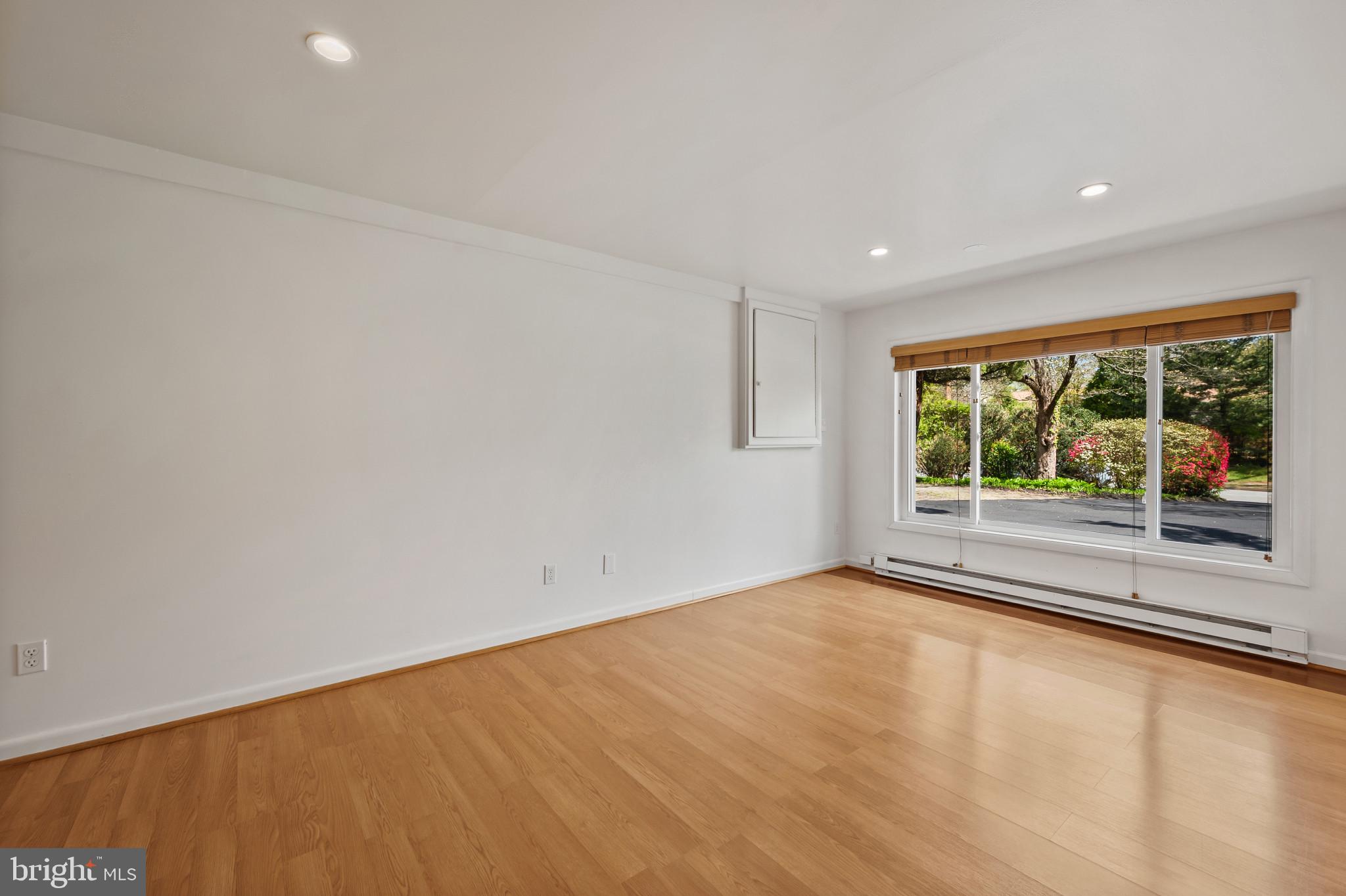 SLEEPY HOLLOW ESTATES - Residential