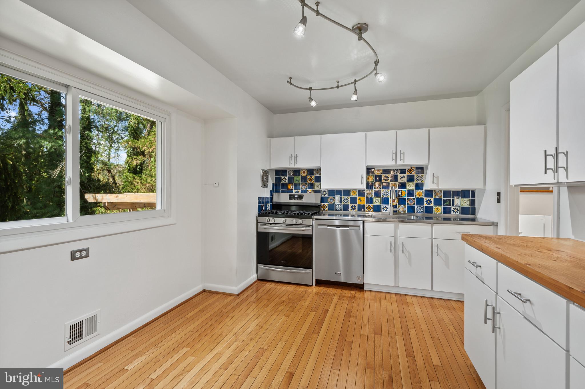 SLEEPY HOLLOW ESTATES - Residential