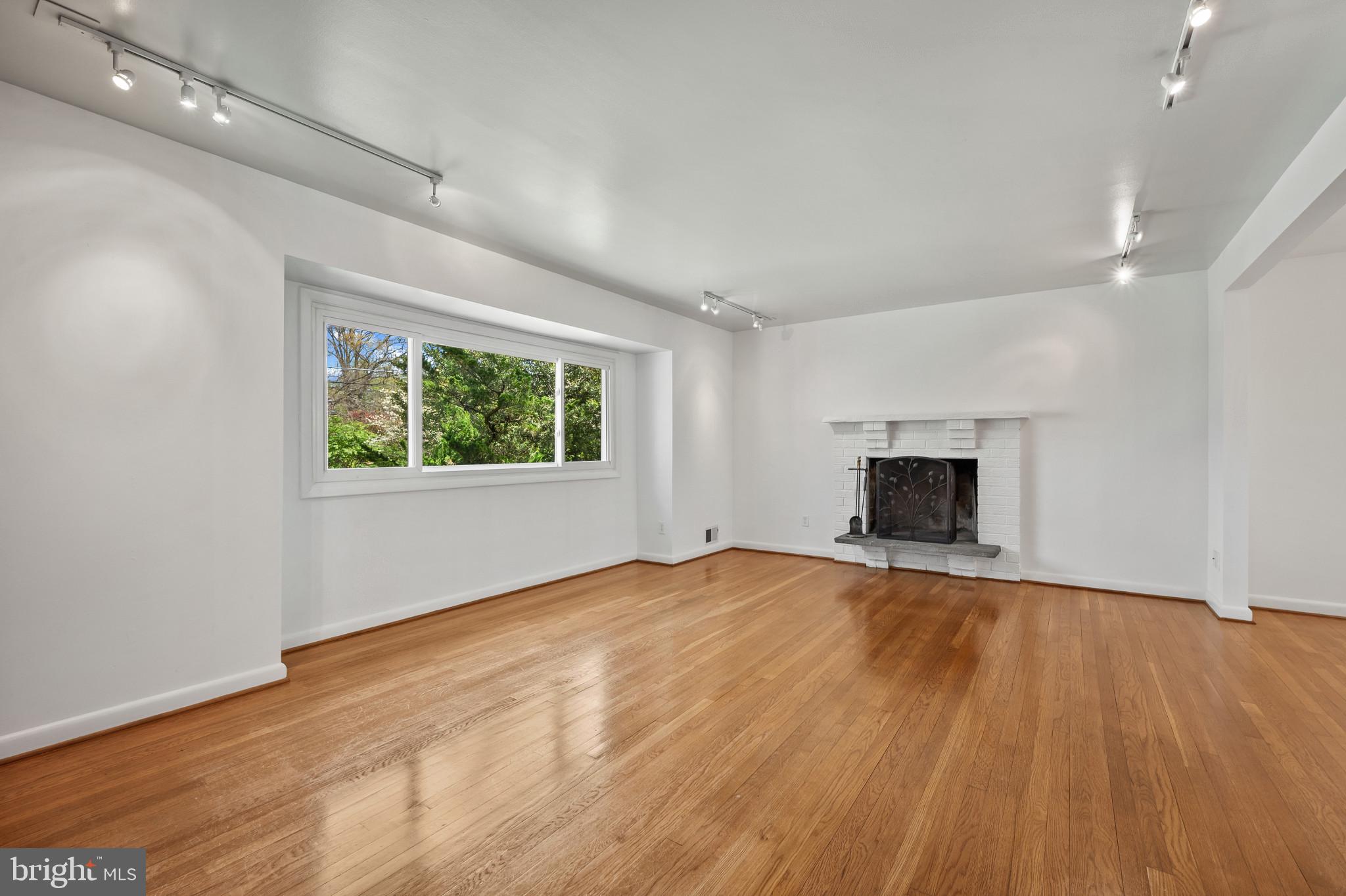 SLEEPY HOLLOW ESTATES - Residential