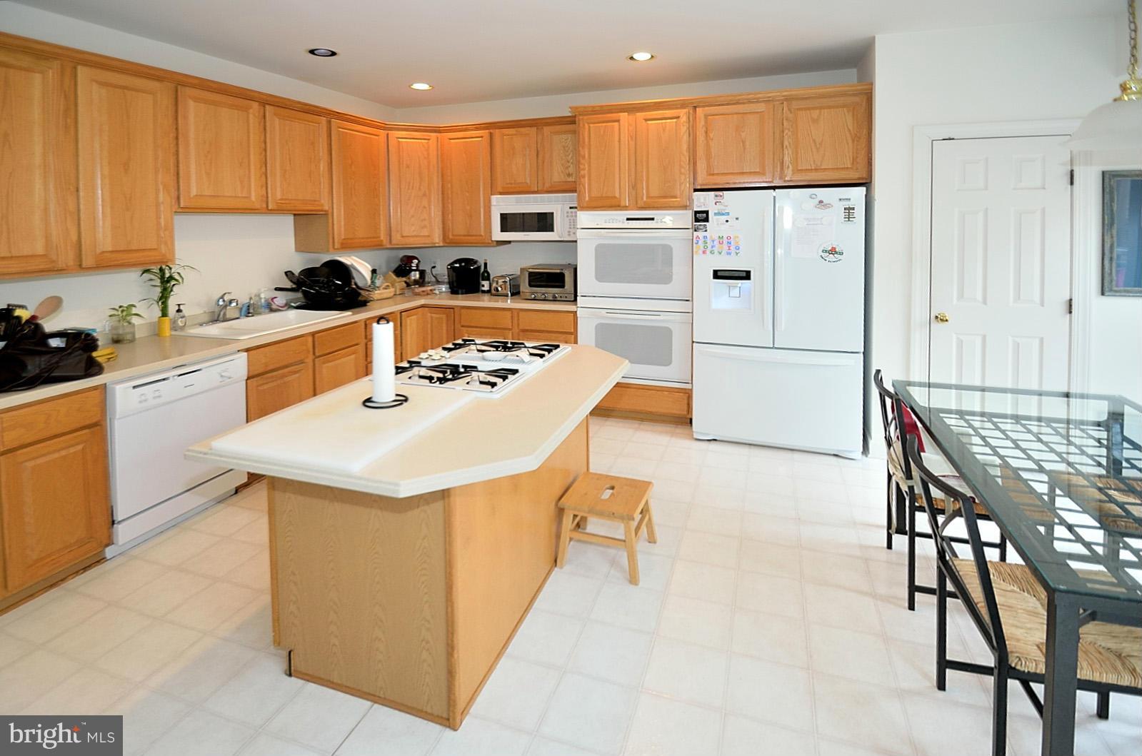 KIDWELL TOWNS - Residential Lease