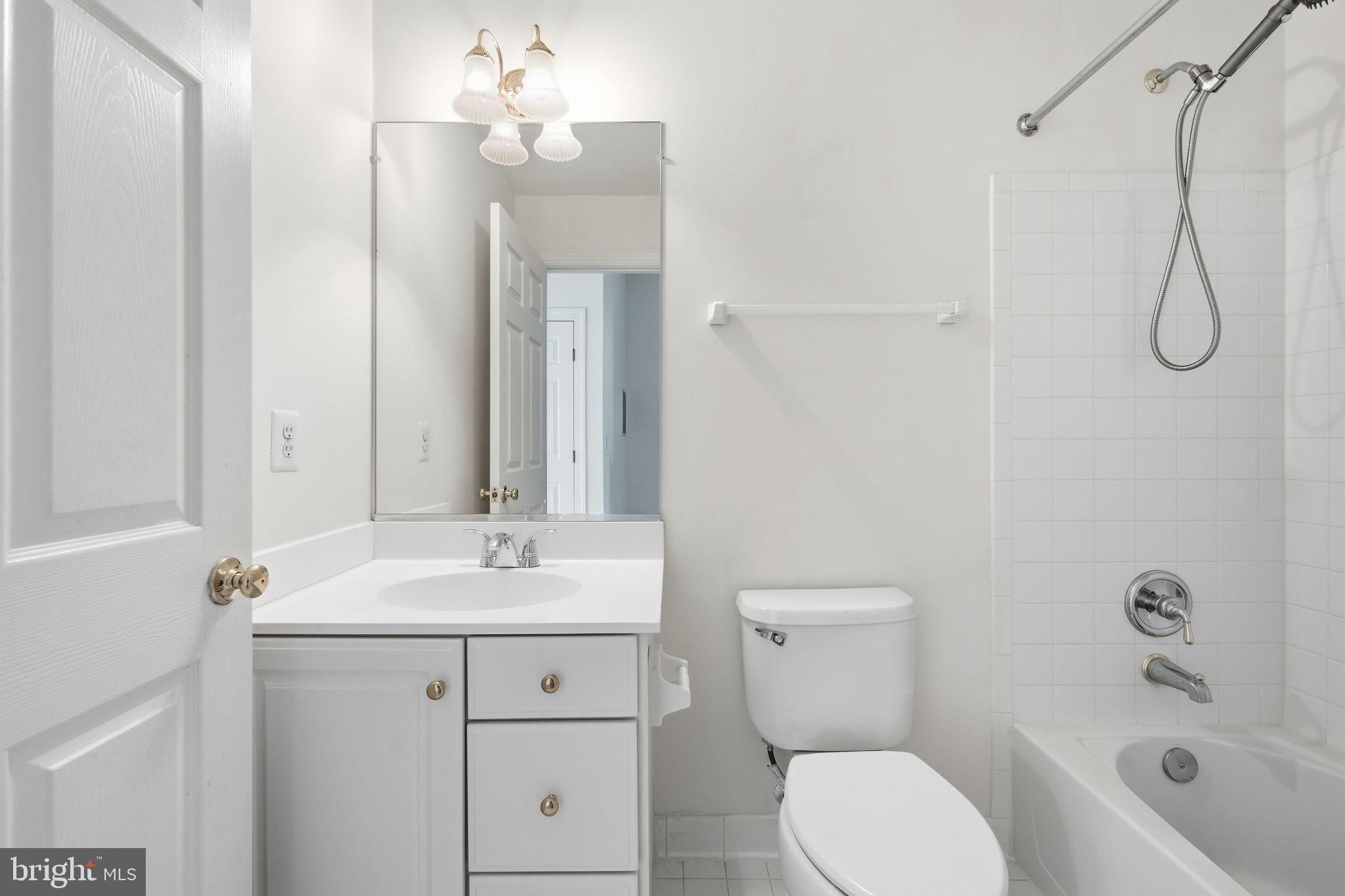 KIDWELL TOWNS - Residential Lease