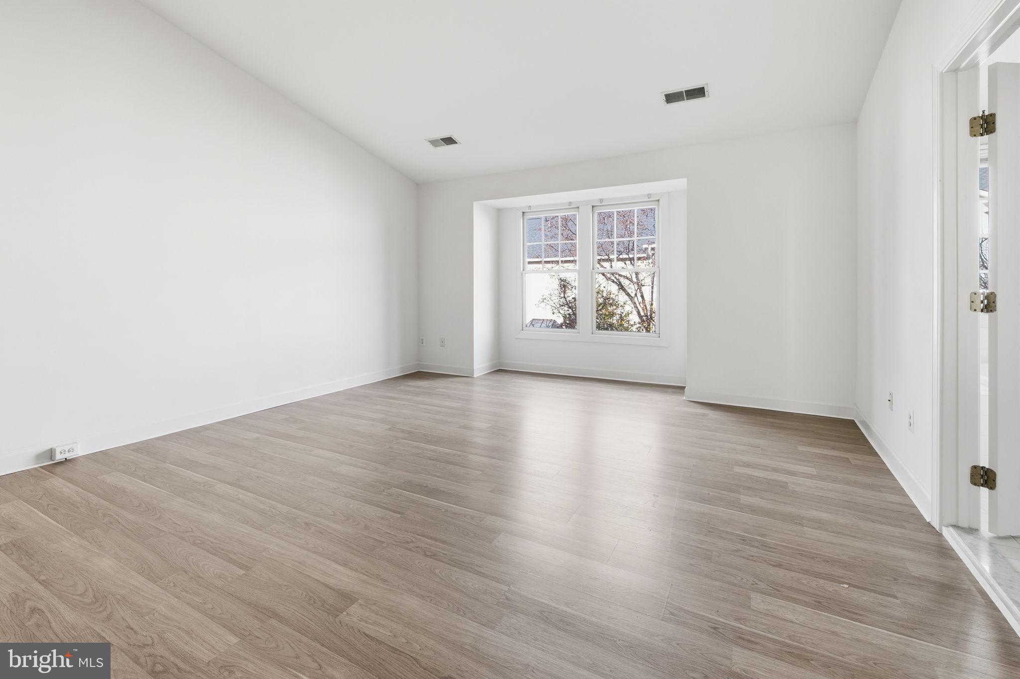 KIDWELL TOWNS - Residential Lease