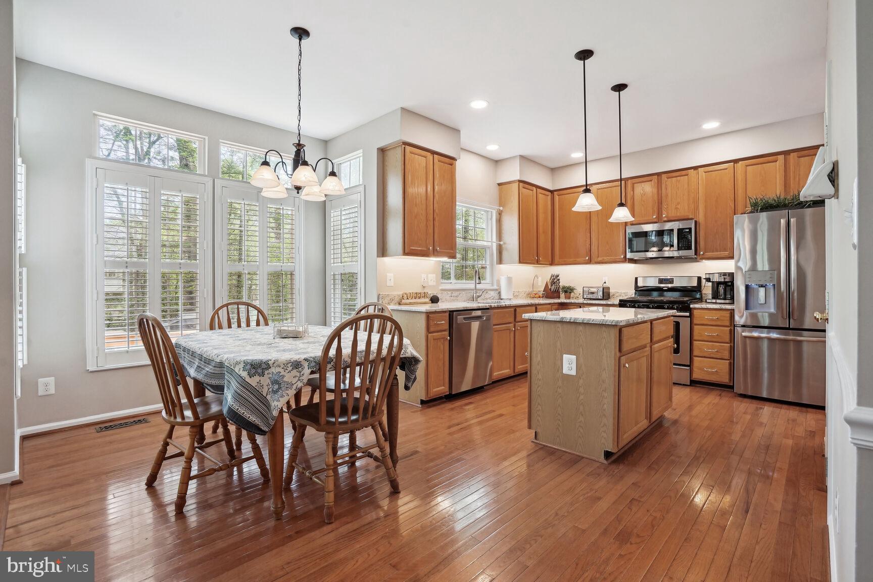 MEADOWBROOK WOODS - Residential