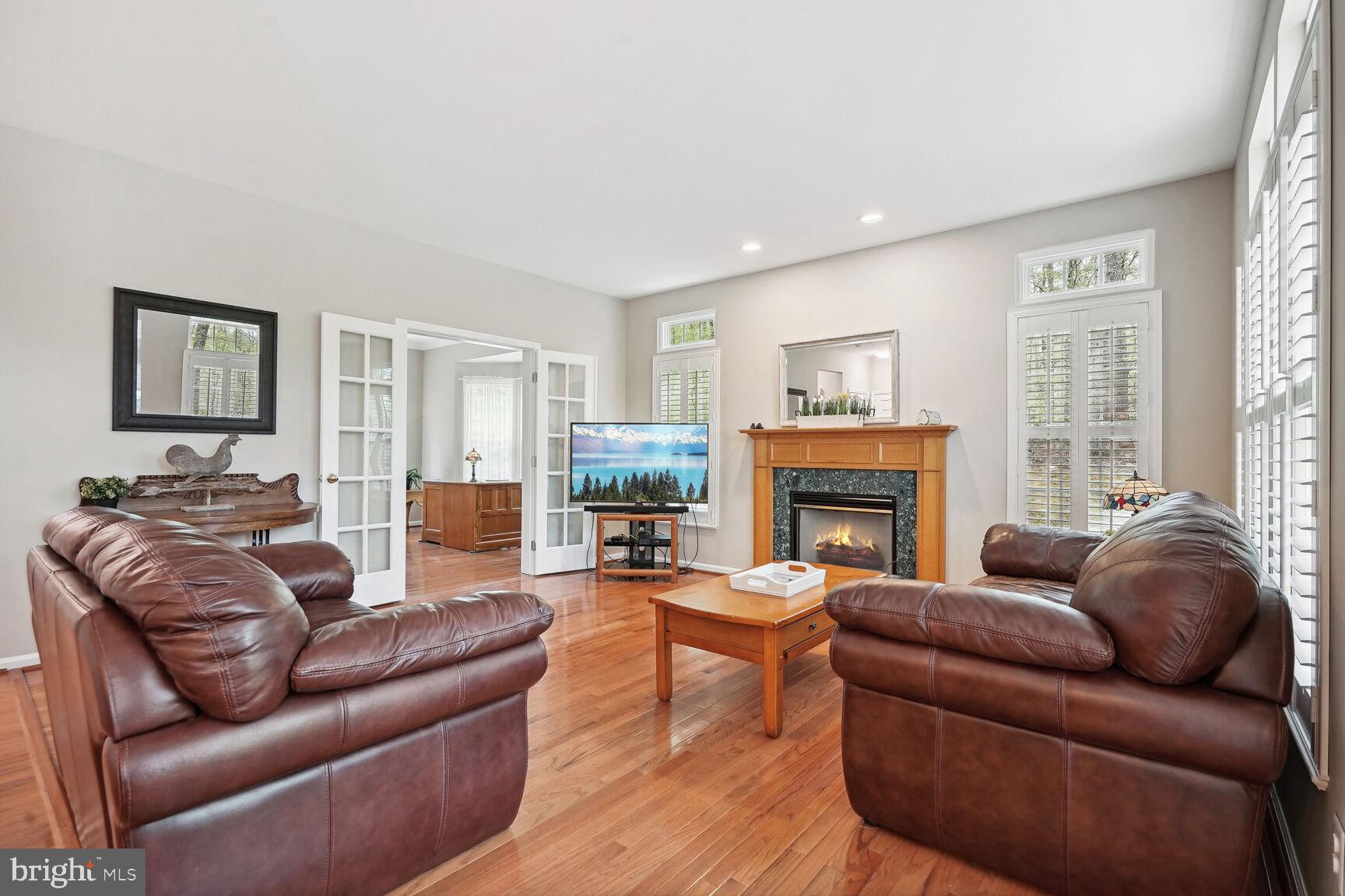 MEADOWBROOK WOODS - Residential