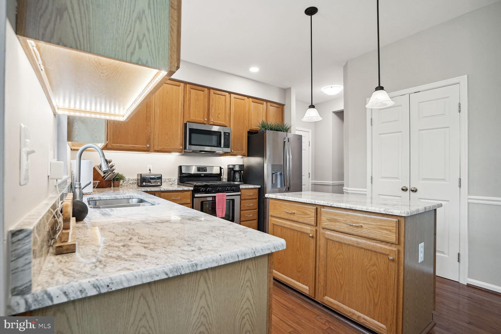 MEADOWBROOK WOODS - Residential