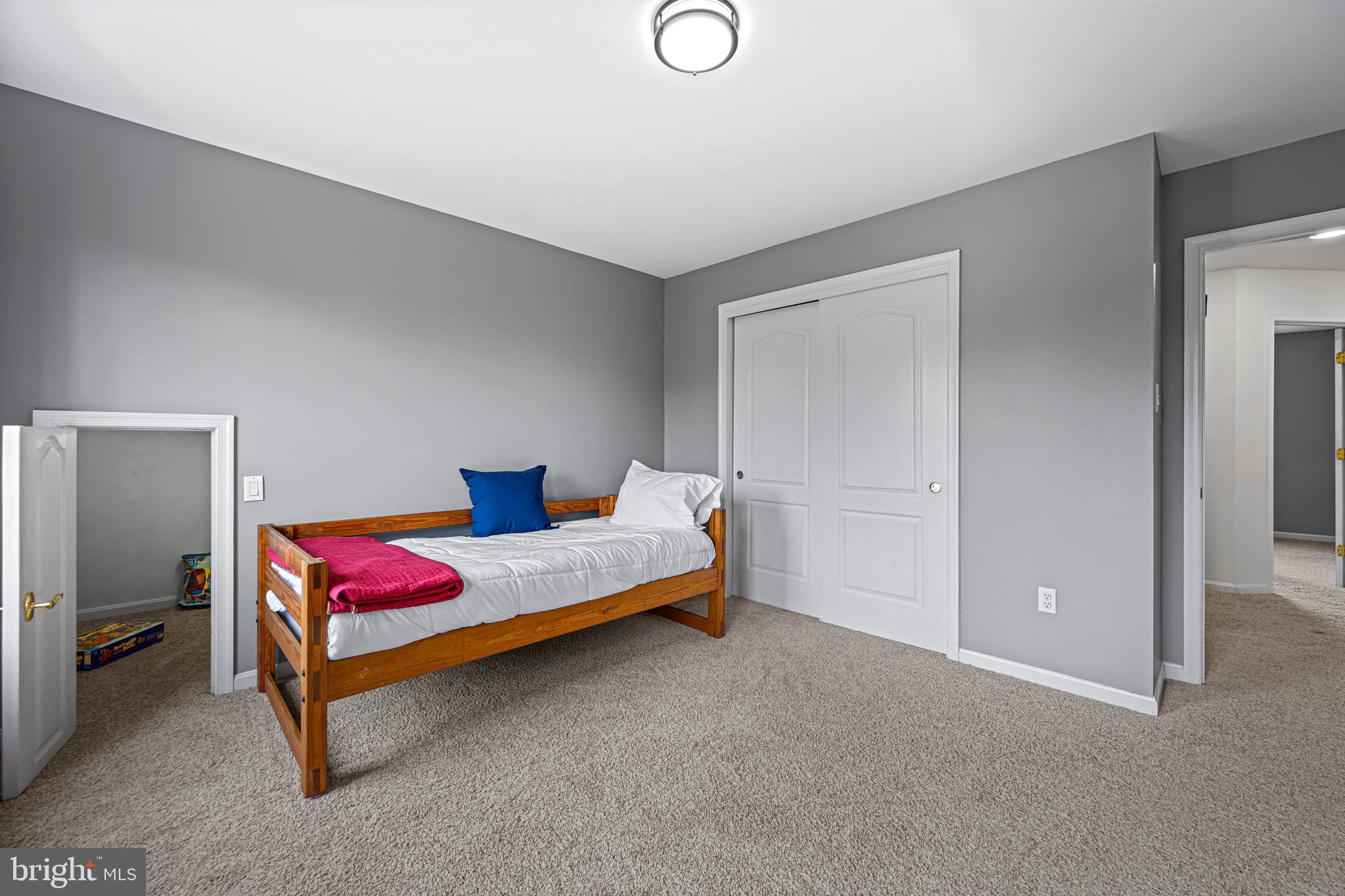 ASHLEIGH KNOLLS - Residential