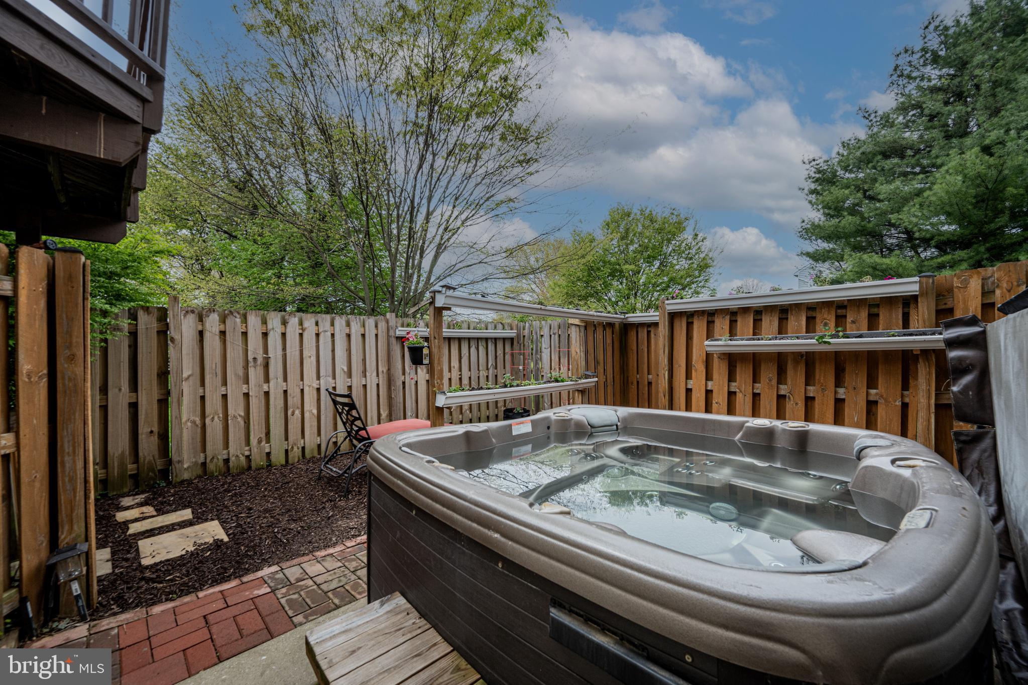 ASHLEIGH KNOLLS - Residential