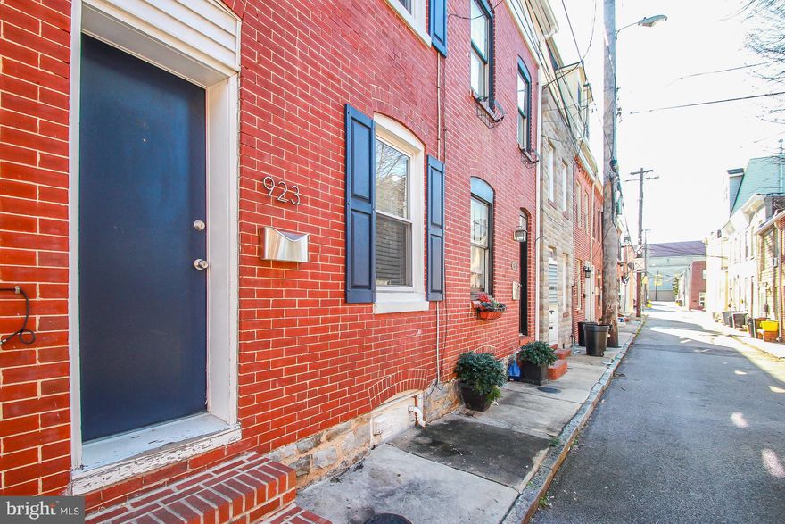 FOR RENT!!! Fantastic 2BD,1BA home in heart of Canton-Walking distance to Canton Square,Safeway/Can Co. Great Location!! Spacious LR, separate DR, H/W floors on main level. Bright kitchen with SS appliances,Fenced rear patio for entertaining, Main level stackable W/D, Roof 2011 with warranty, unfinished LL for storage. 1 Year HMS home warranty. Welcome Home!!!