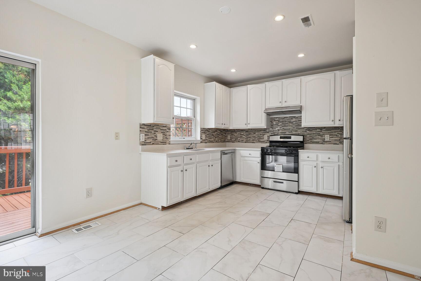 TRAILSIDE - Residential