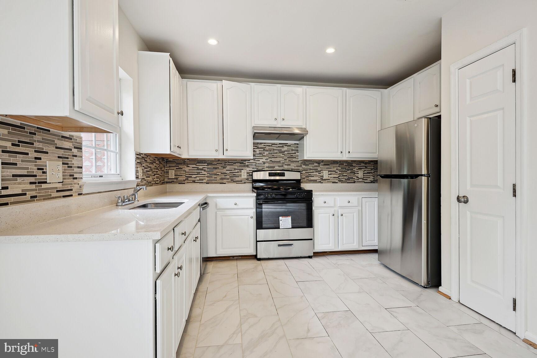 TRAILSIDE - Residential