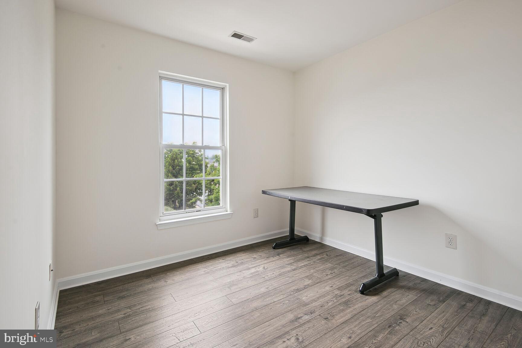 TRAILSIDE - Residential