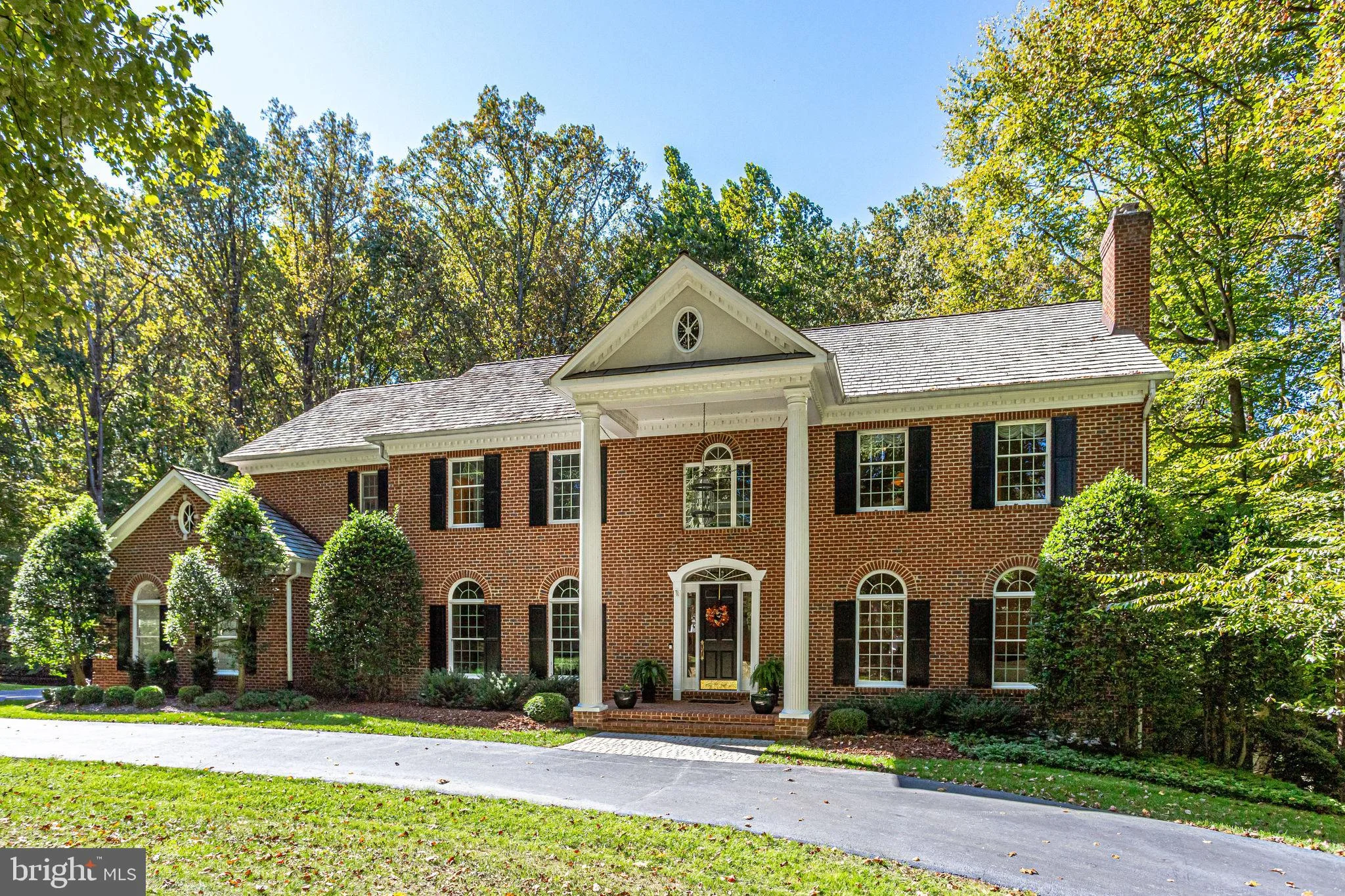 10109 High Hill Ct, Great Falls, VA 22066