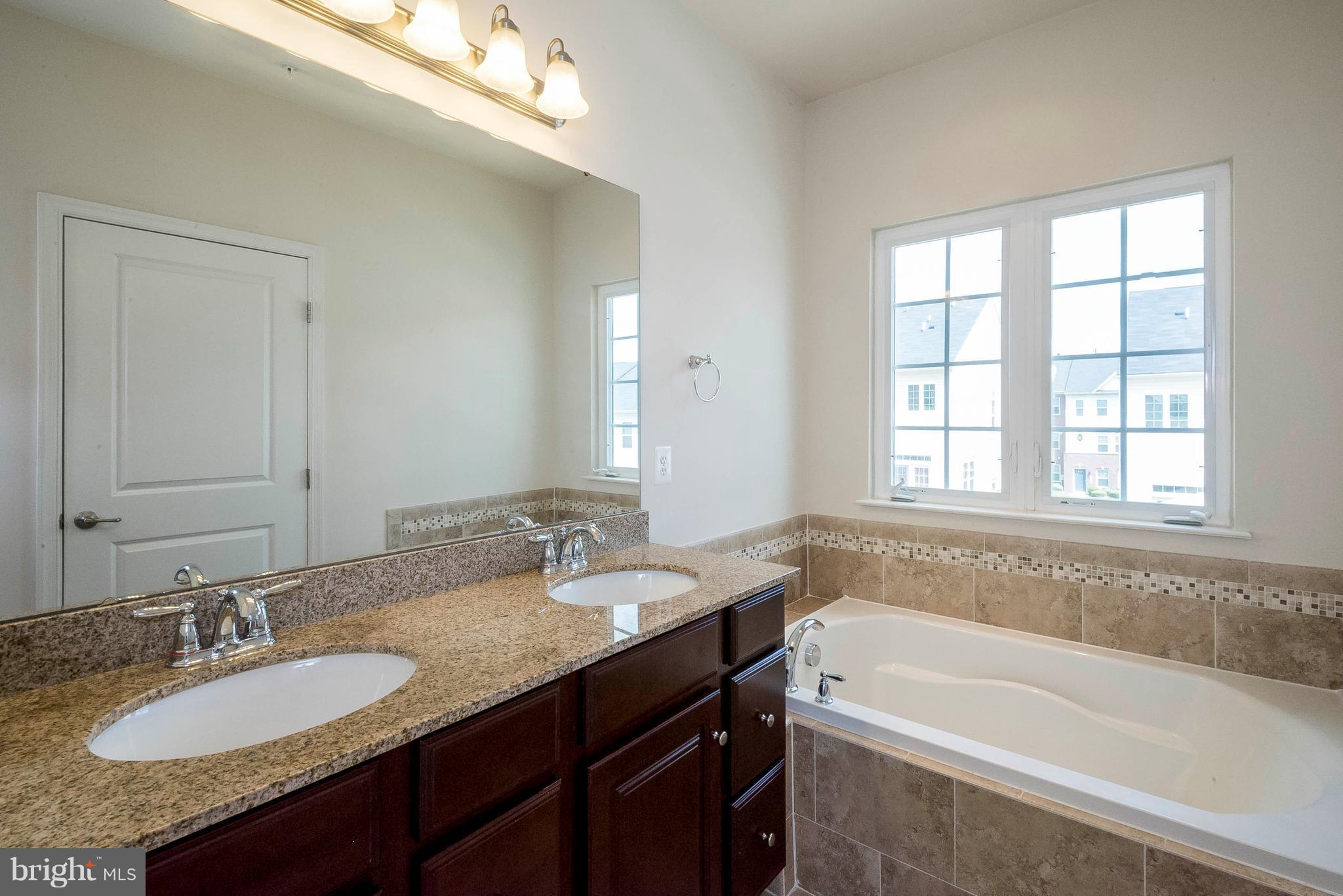 THE PARK AT ADDISON METRO - Residential