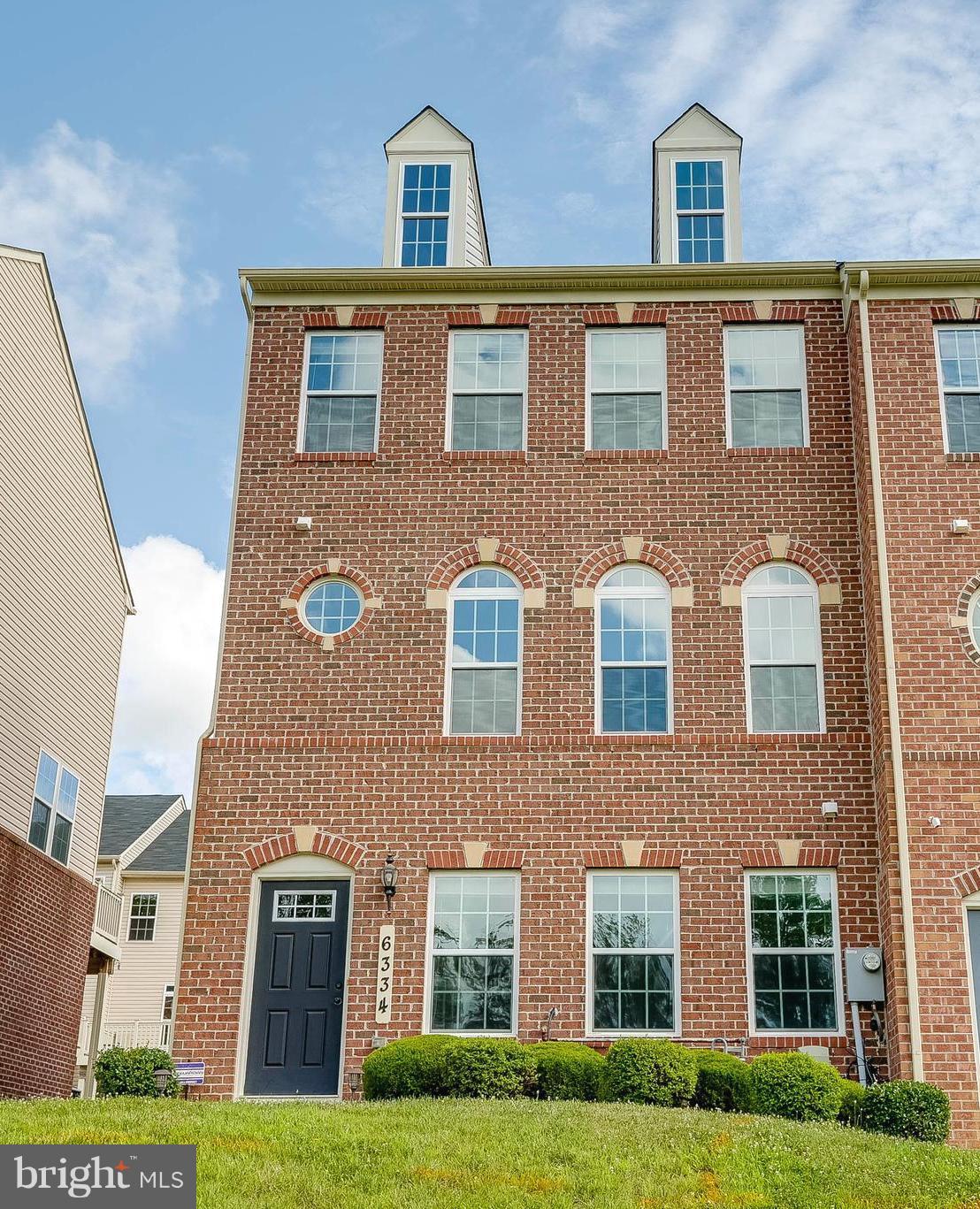 THE PARK AT ADDISON METRO - Residential