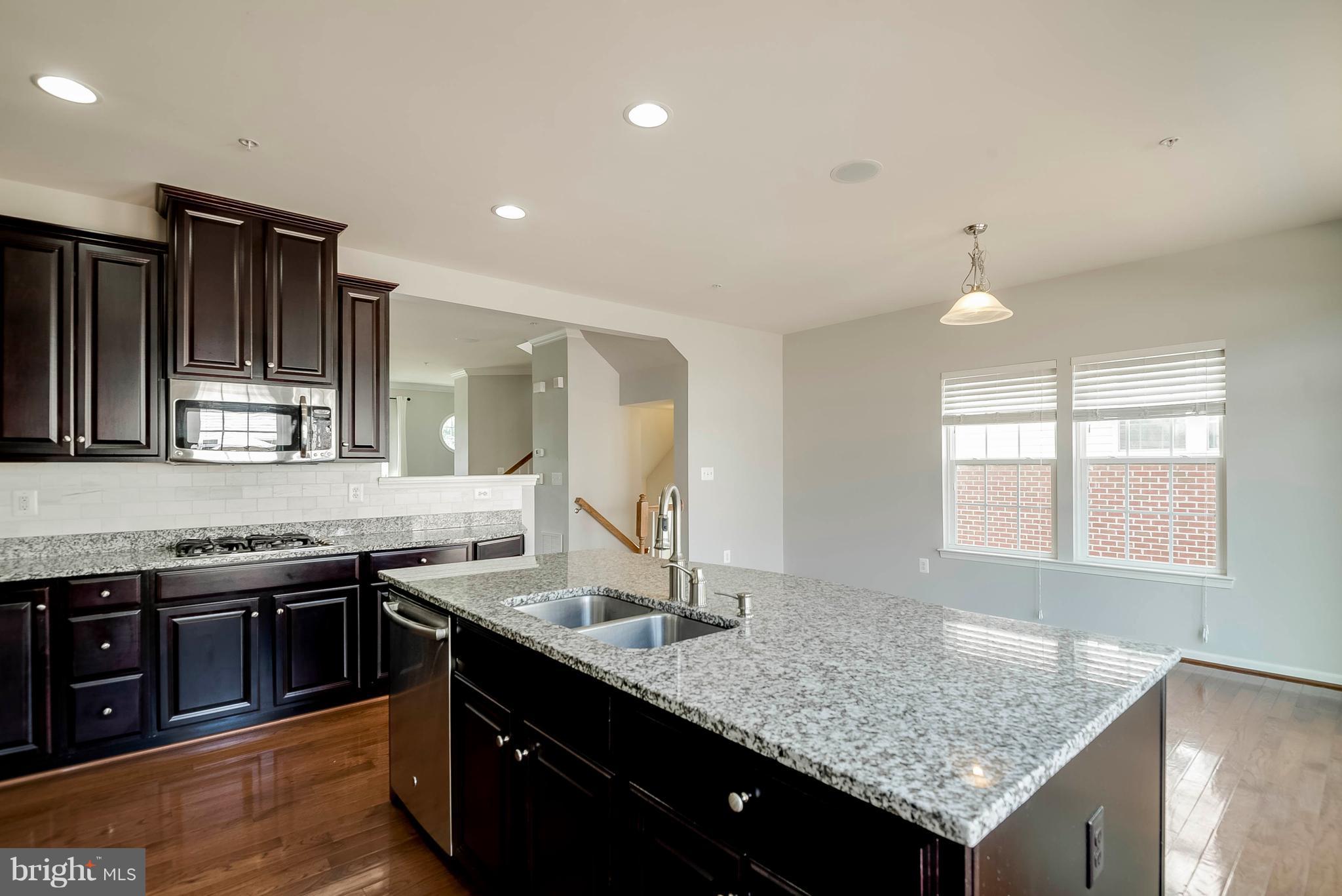 THE PARK AT ADDISON METRO - Residential