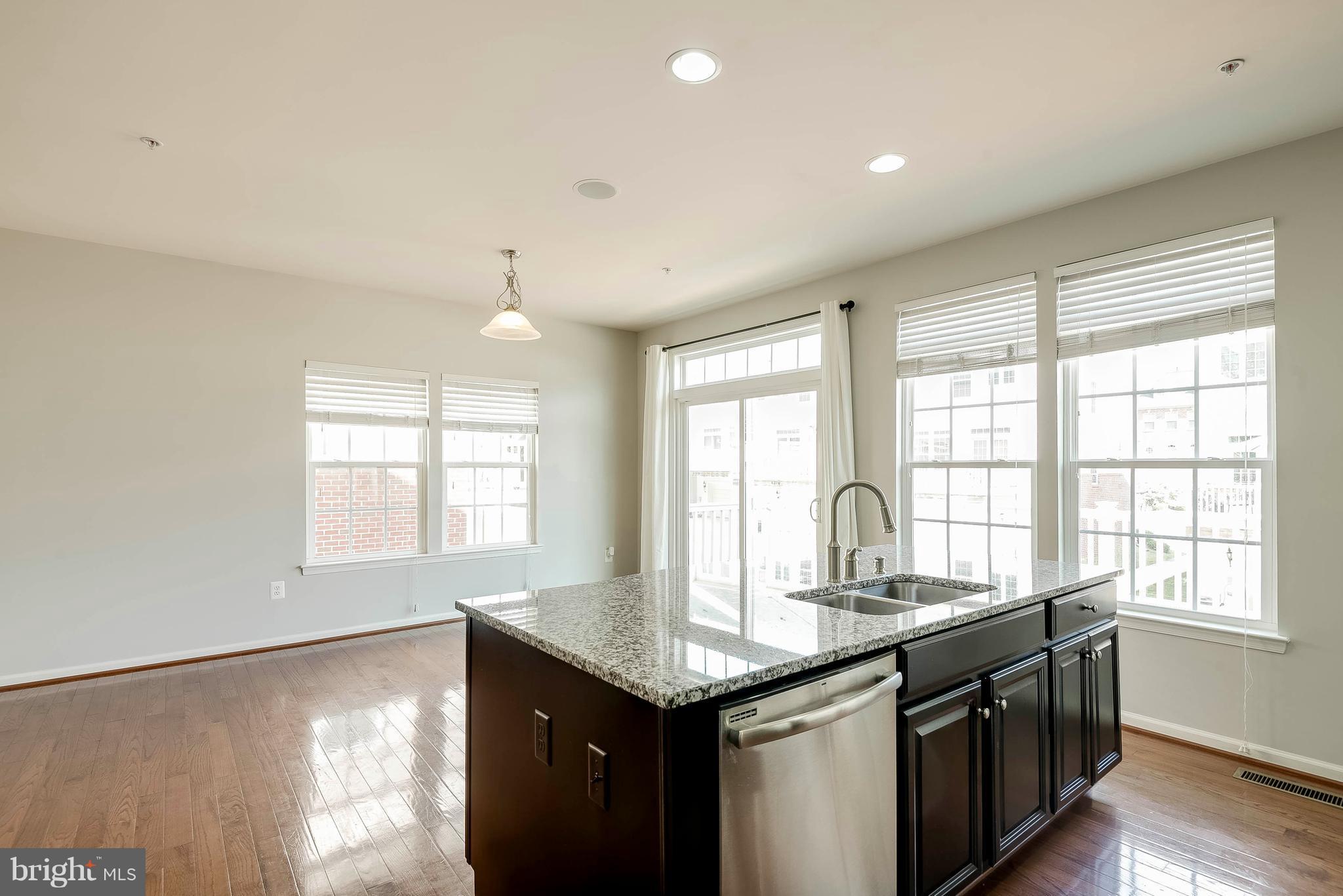 THE PARK AT ADDISON METRO - Residential