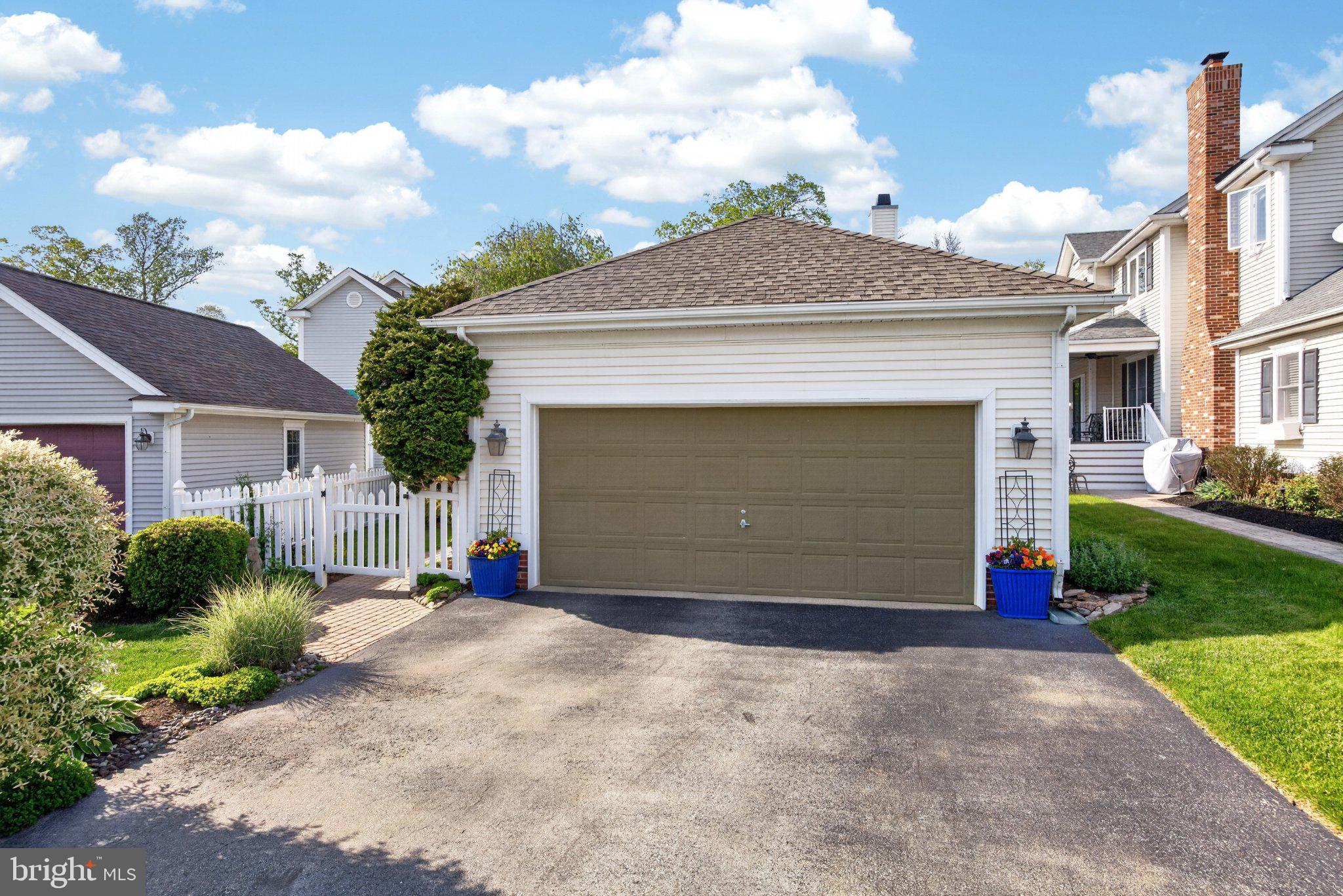 EAGLEVIEW - Residential