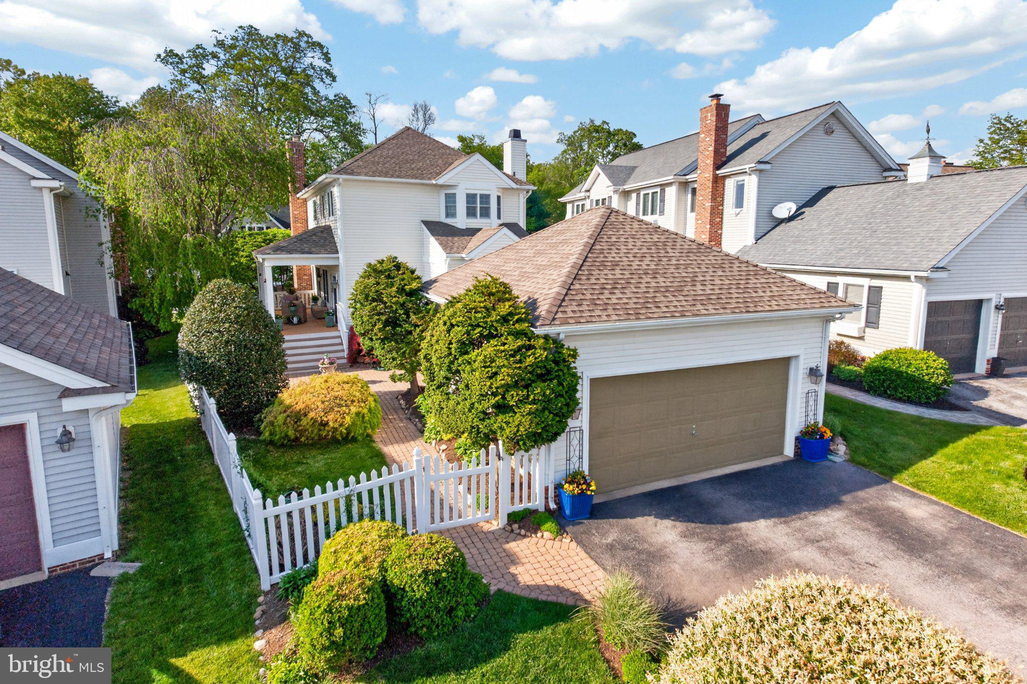 EAGLEVIEW - Residential