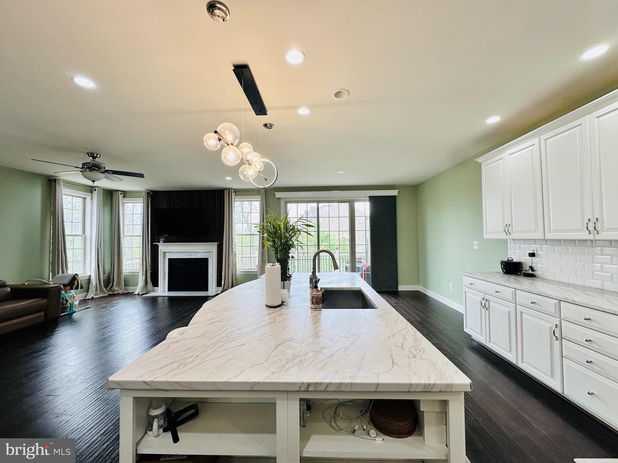 MOOREFIELD STATION - Residential Lease