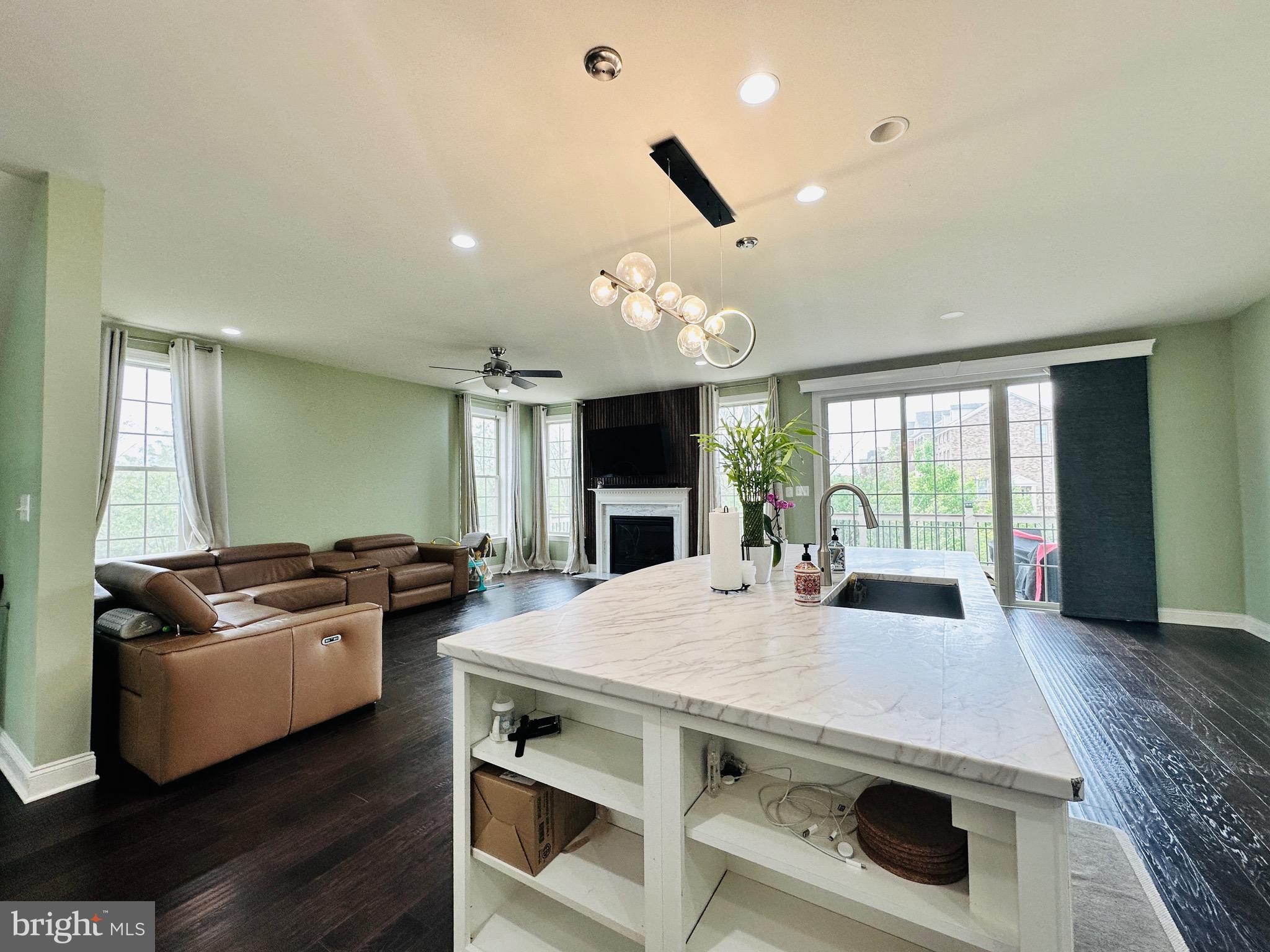 MOOREFIELD STATION - Residential Lease