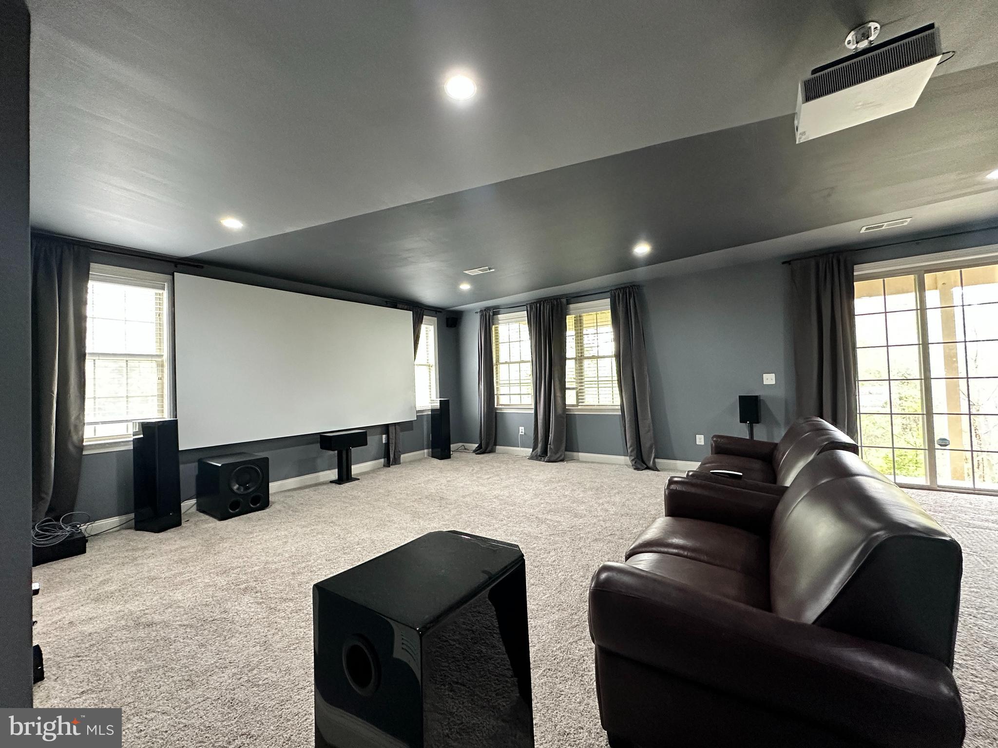 MOOREFIELD STATION - Residential Lease