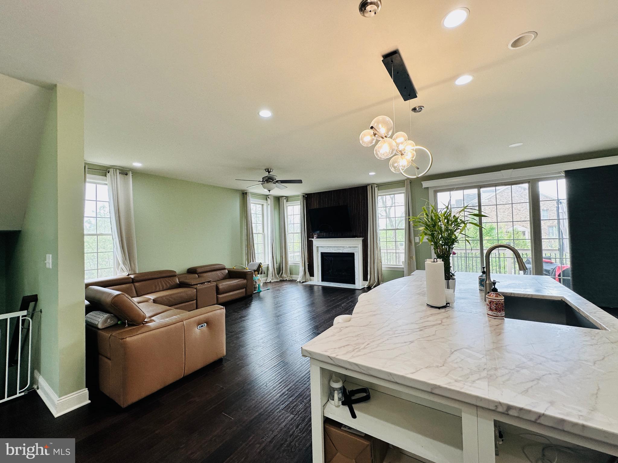 MOOREFIELD STATION - Residential Lease