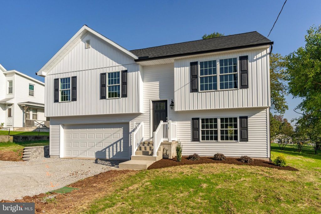 Photo of 10 Vine St, East Earl, PA 17519 (MLS # PALA2042062)