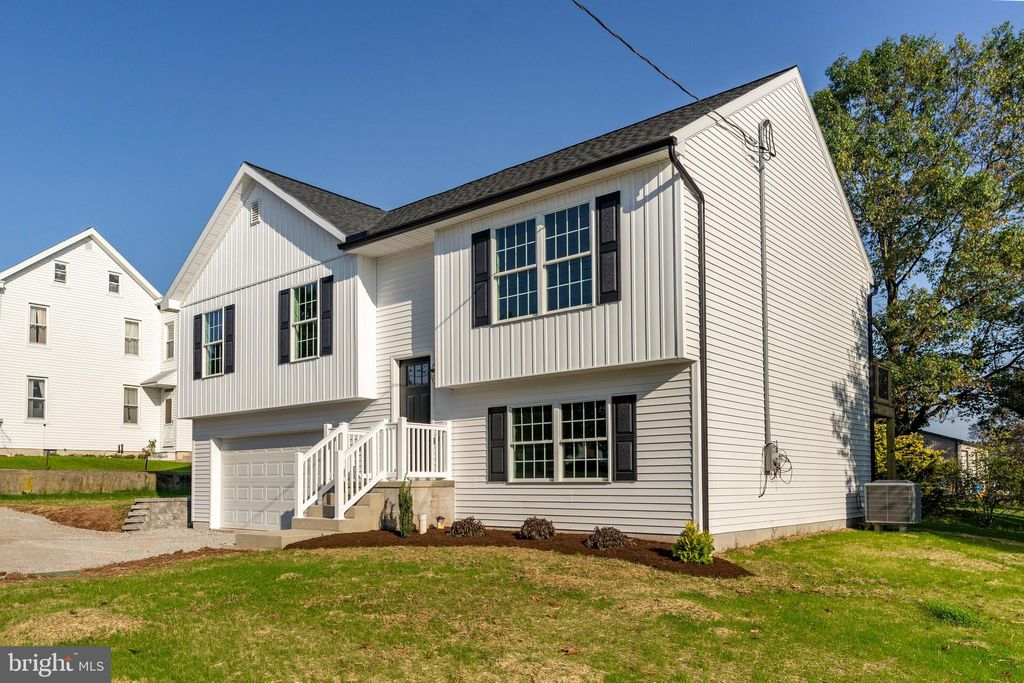 Photo of 10 Vine St, East Earl, PA 17519 (MLS # PALA2042062)