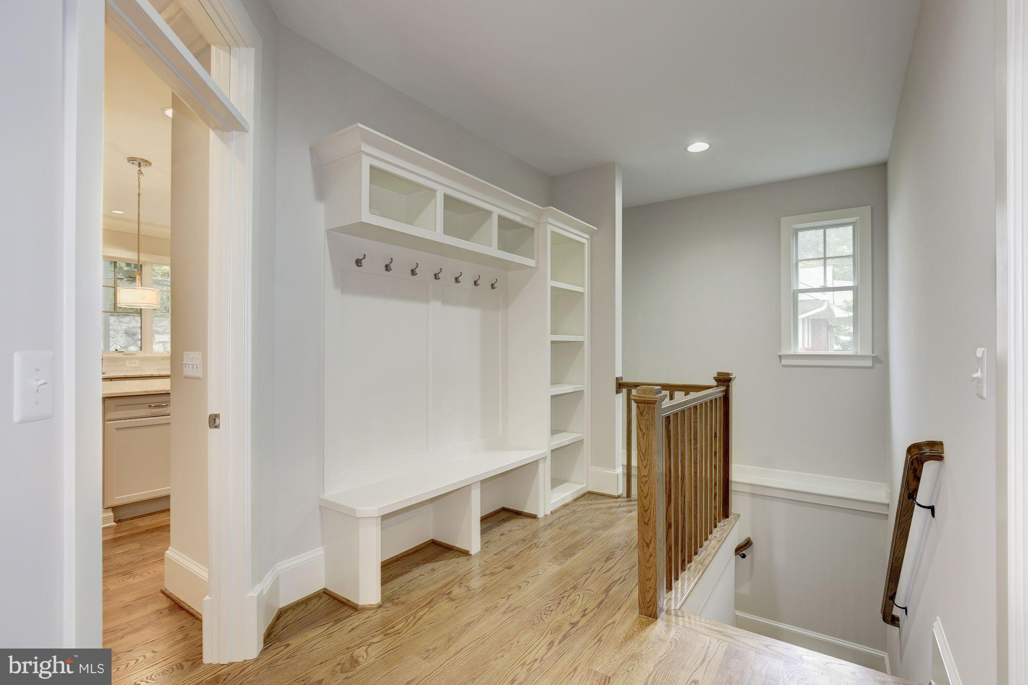 COUNTRY CLUB HILLS - Residential