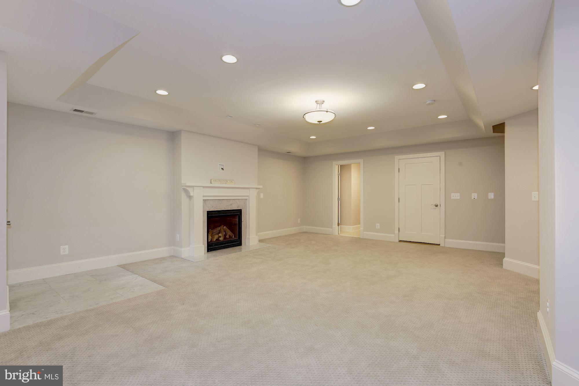 COUNTRY CLUB HILLS - Residential