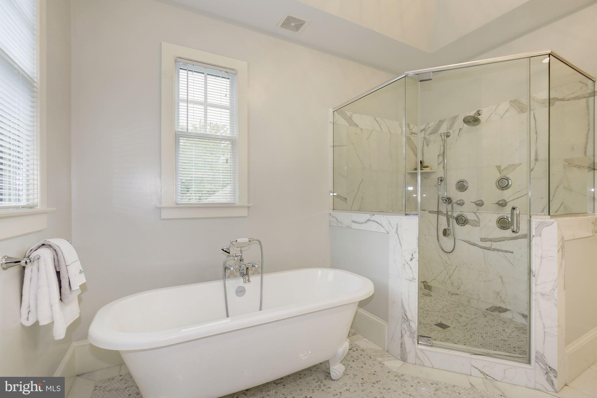 COUNTRY CLUB HILLS - Residential