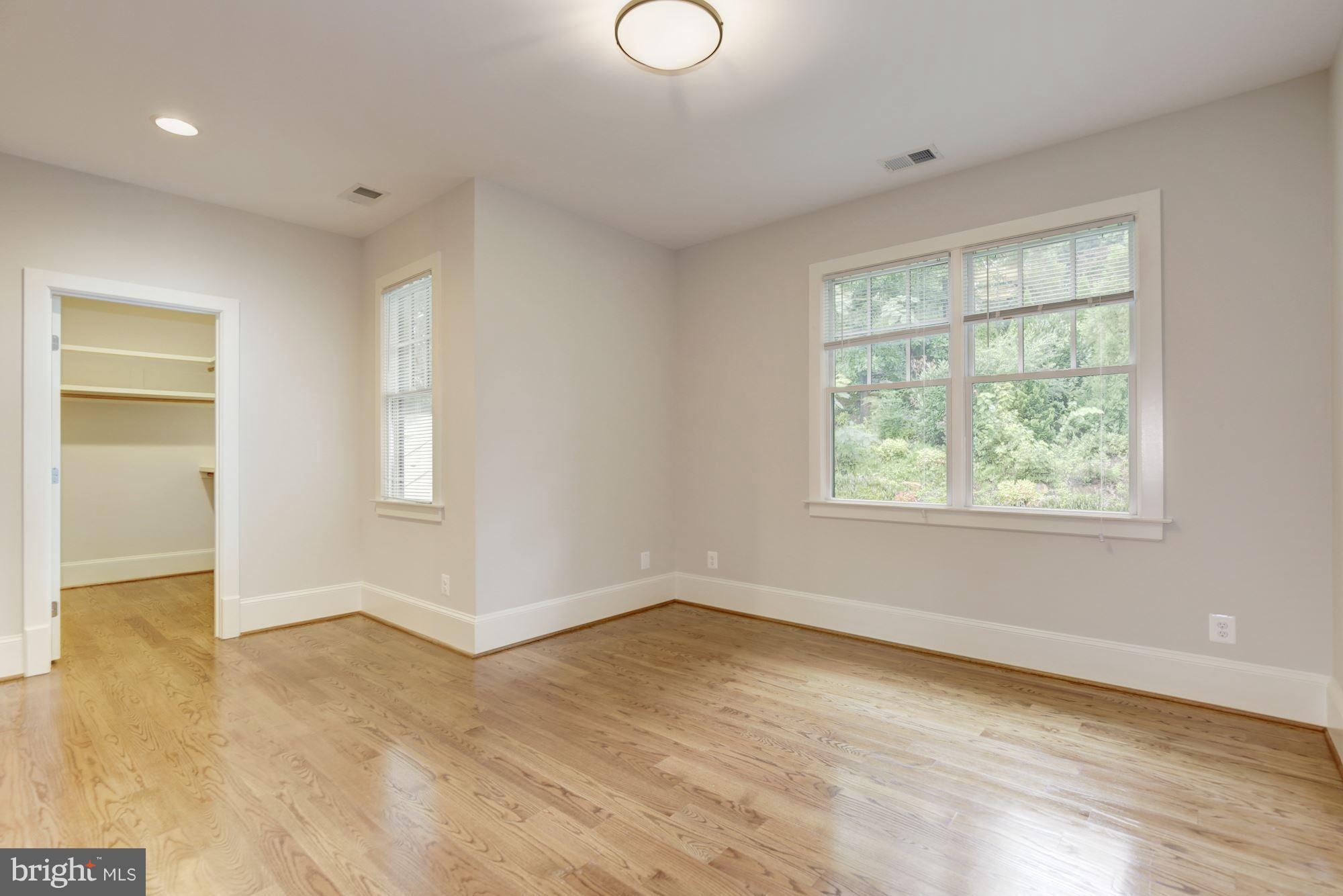 COUNTRY CLUB HILLS - Residential