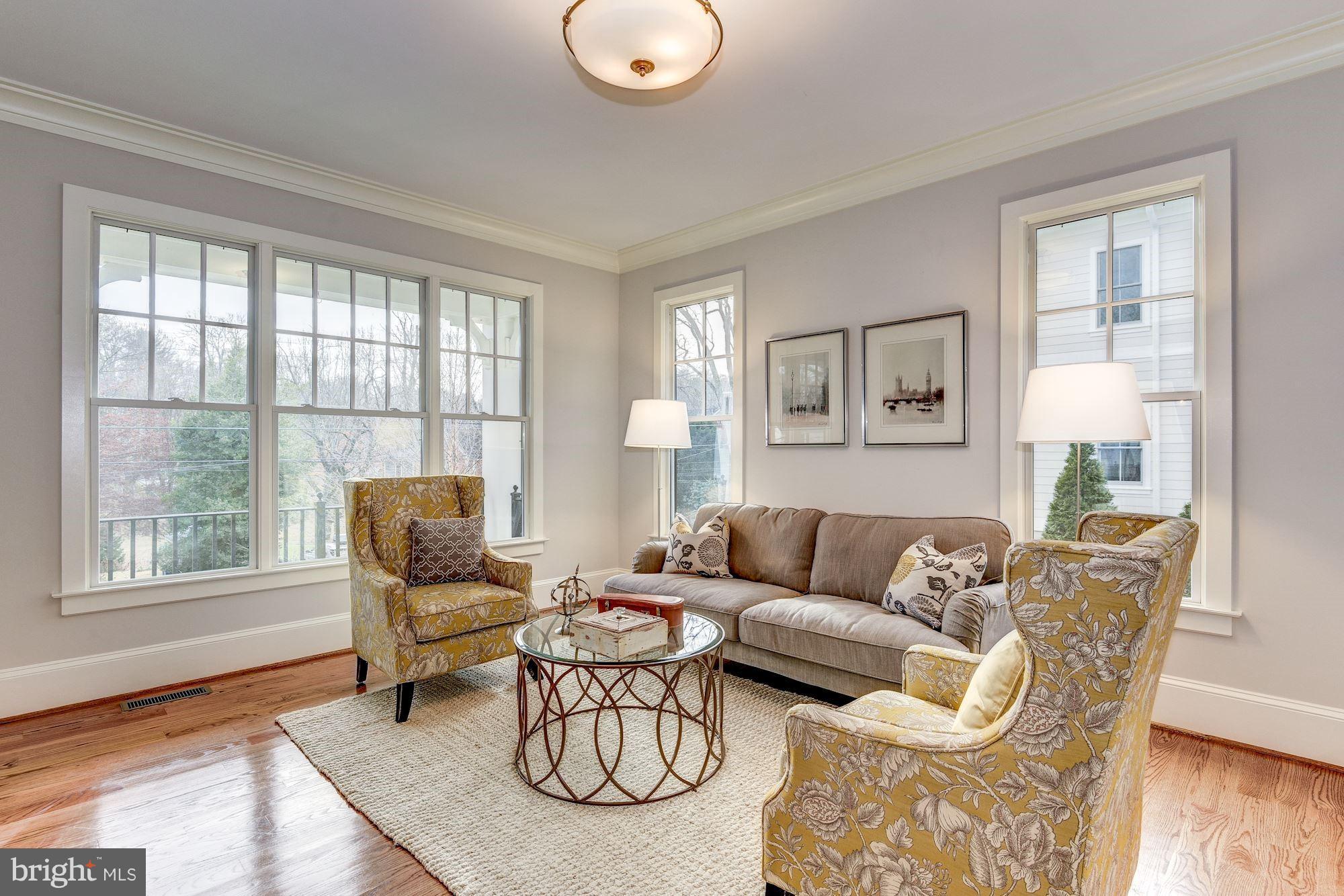 COUNTRY CLUB HILLS - Residential