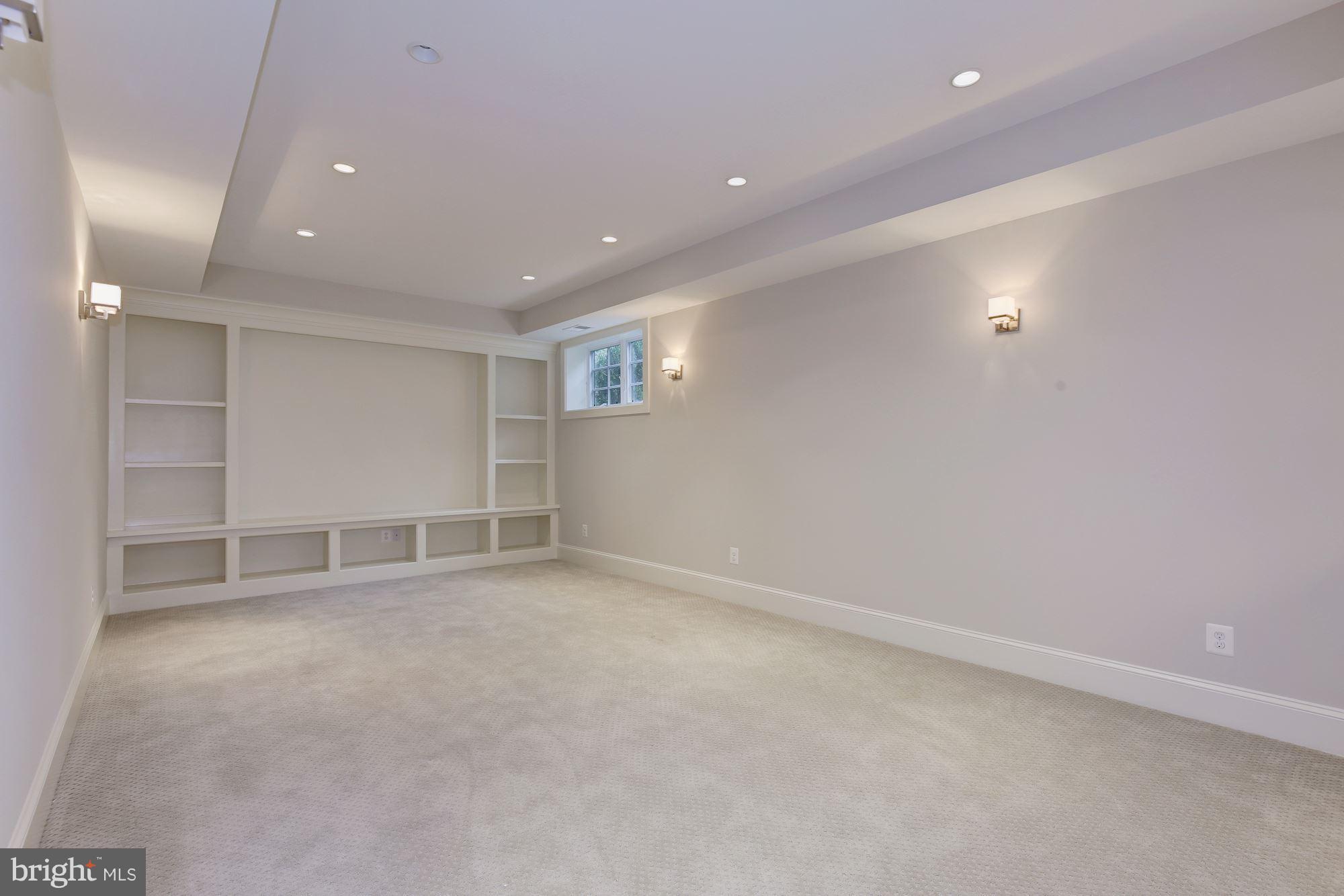 COUNTRY CLUB HILLS - Residential