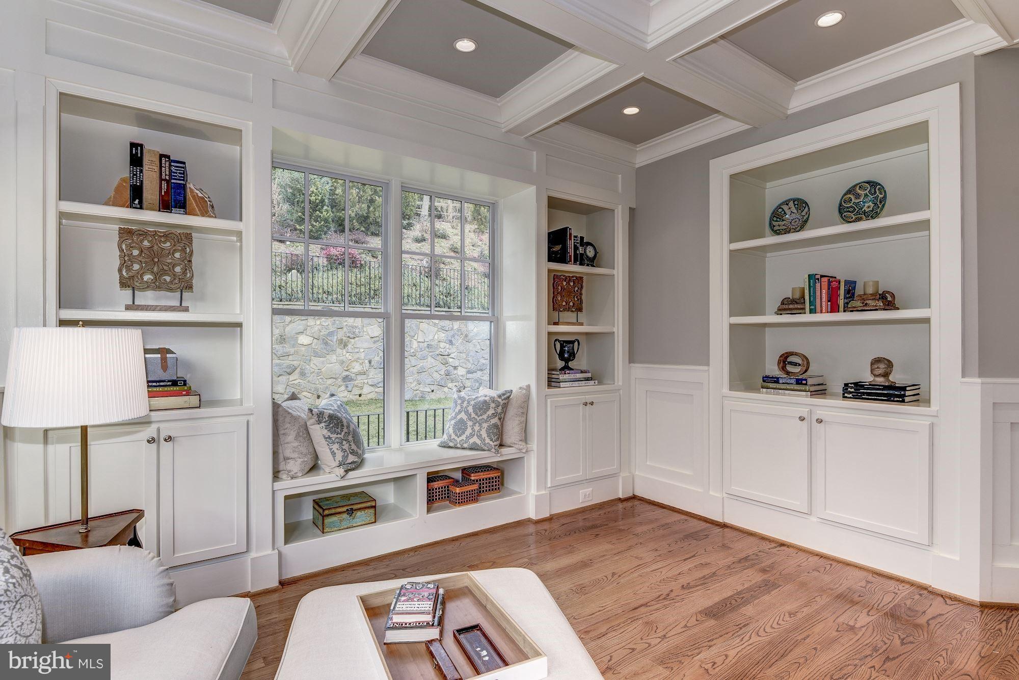 COUNTRY CLUB HILLS - Residential