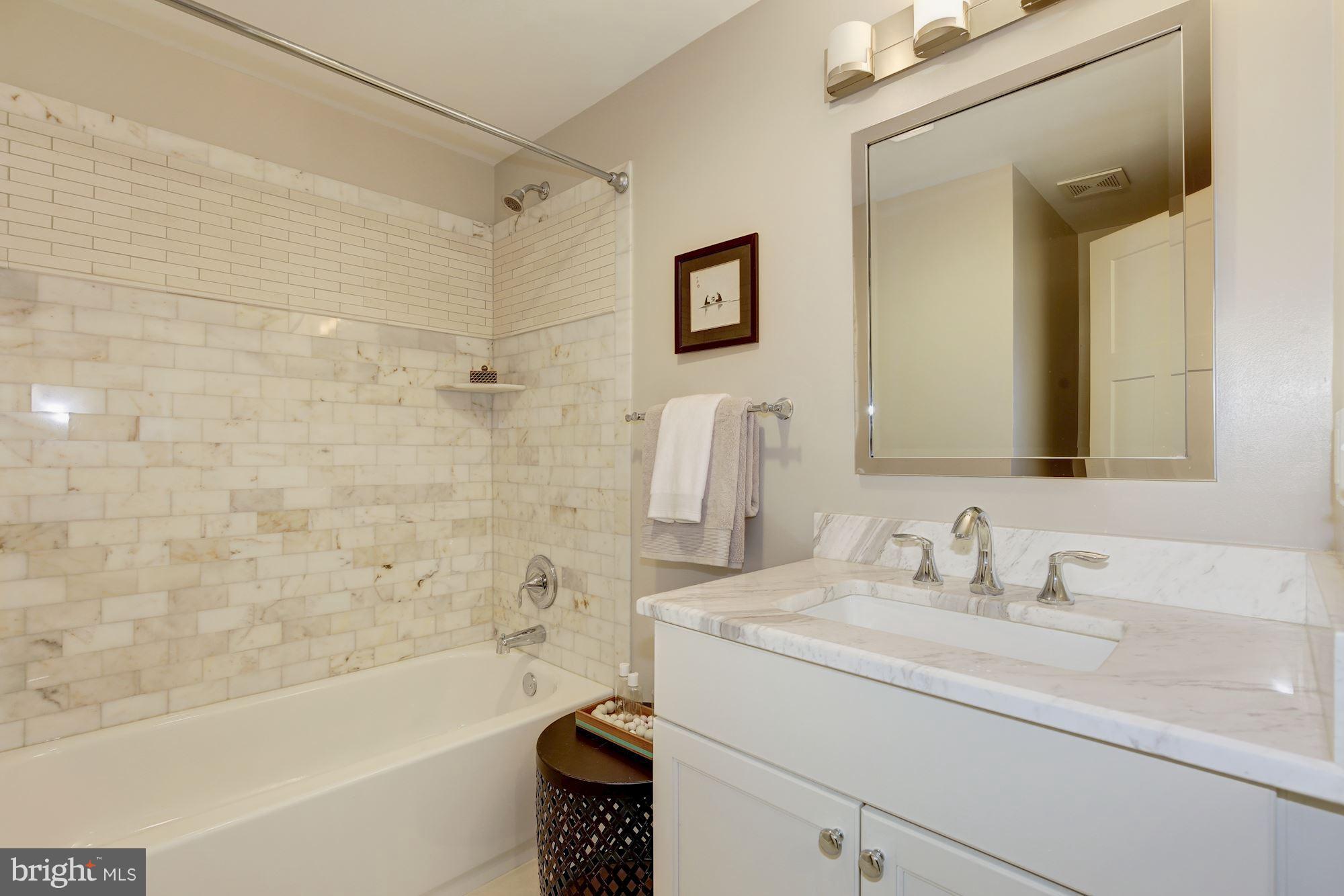 COUNTRY CLUB HILLS - Residential