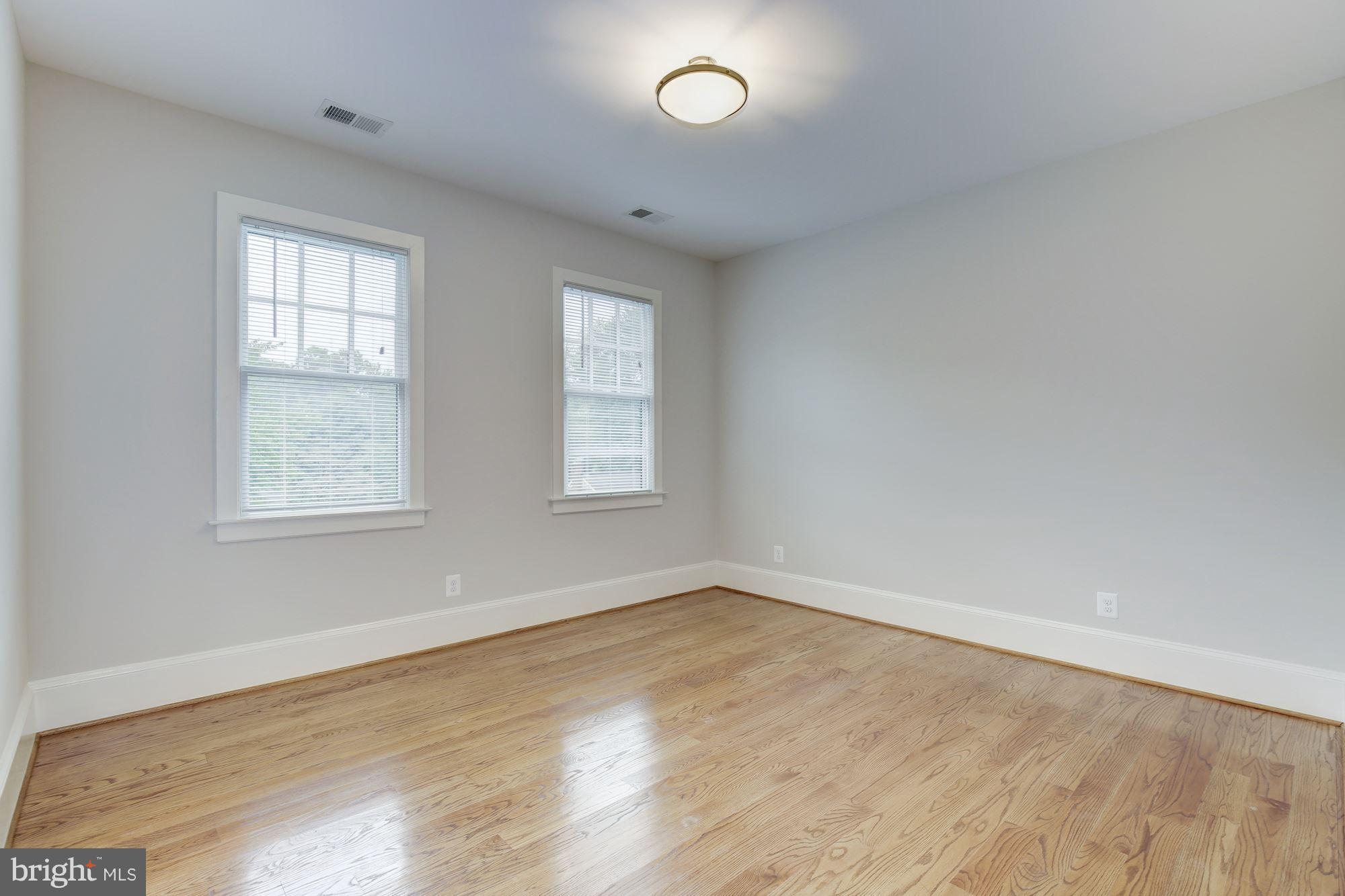 COUNTRY CLUB HILLS - Residential