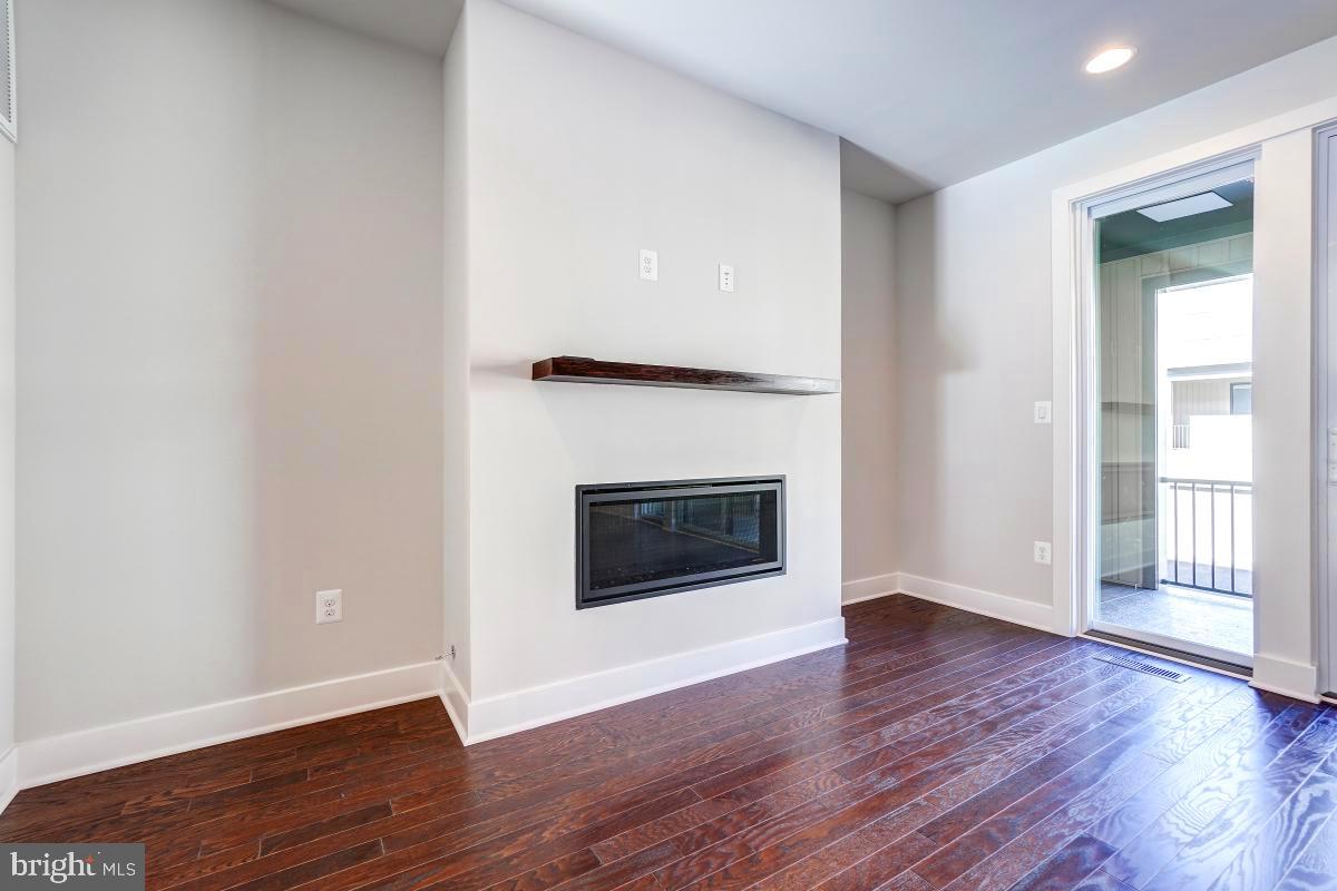 DOWNTOWN BRAMBLETON - Residential Lease