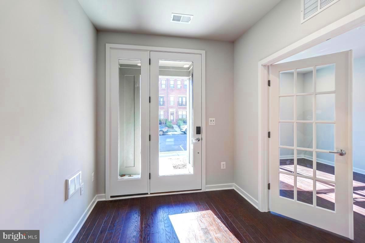 22954 SULLIVANS COVE SQUARE