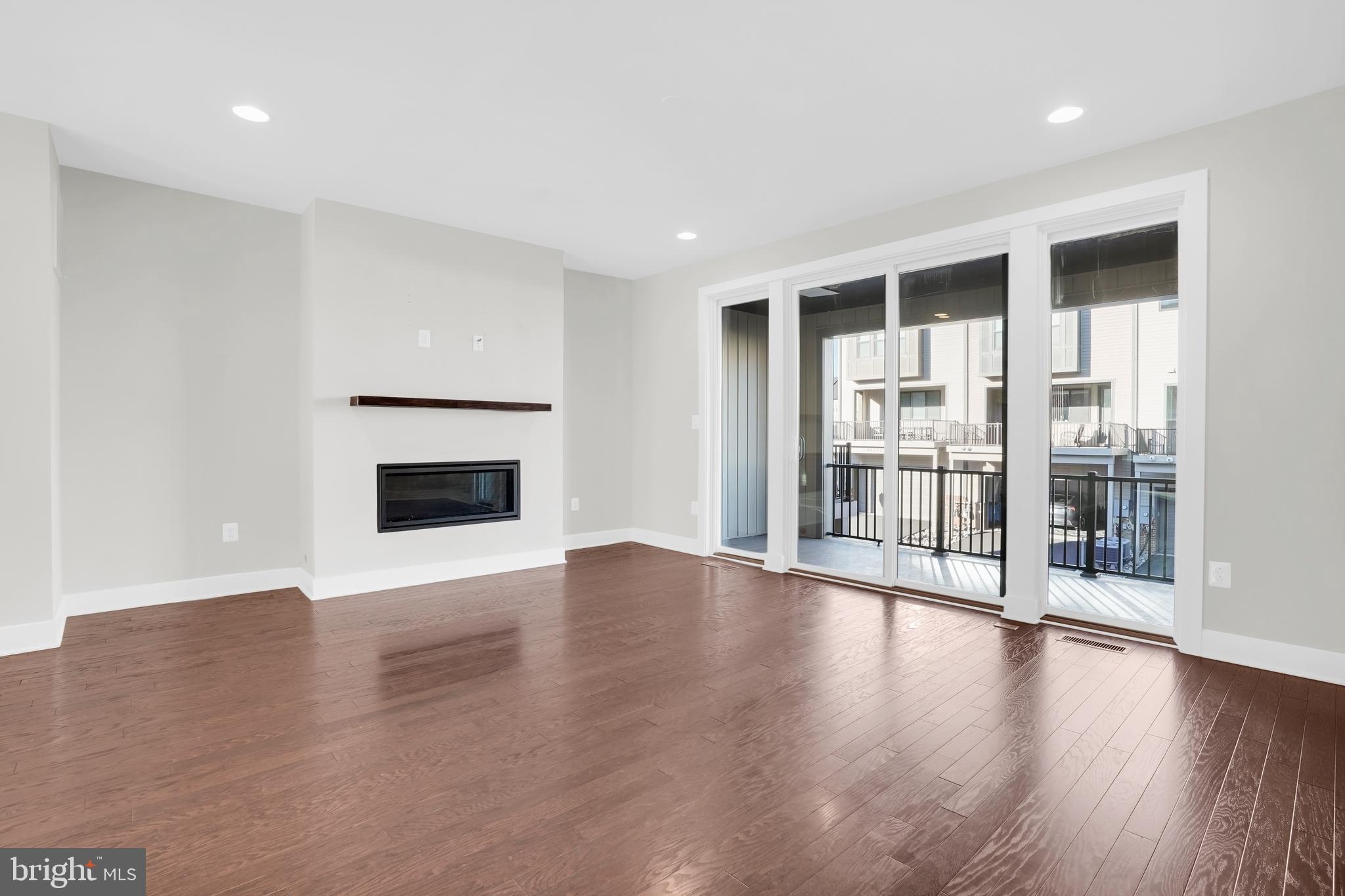 DOWNTOWN BRAMBLETON - Residential Lease