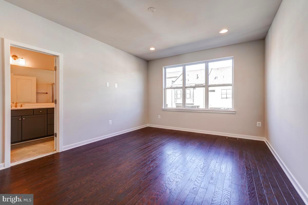 DOWNTOWN BRAMBLETON - Residential Lease