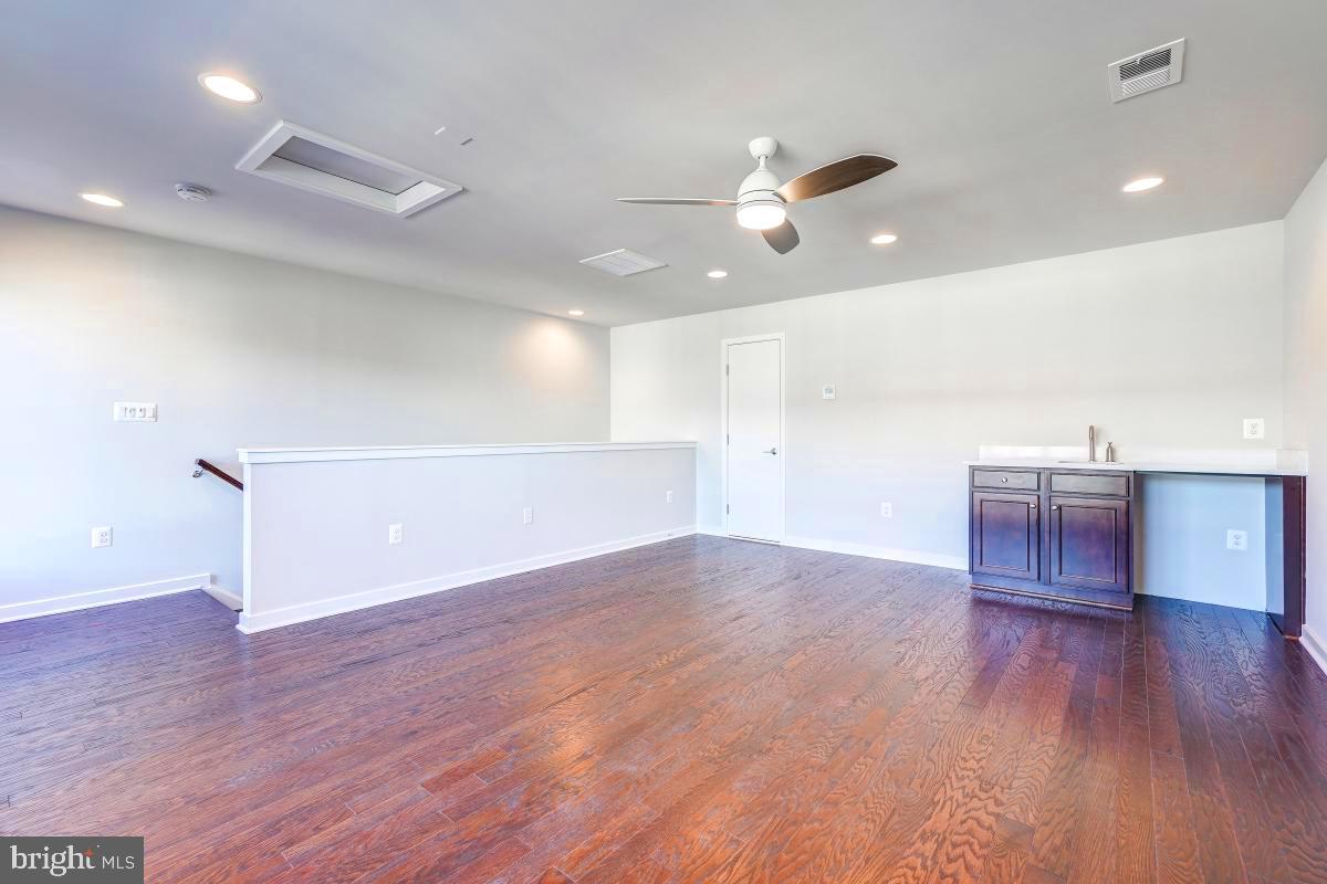 DOWNTOWN BRAMBLETON - Residential Lease