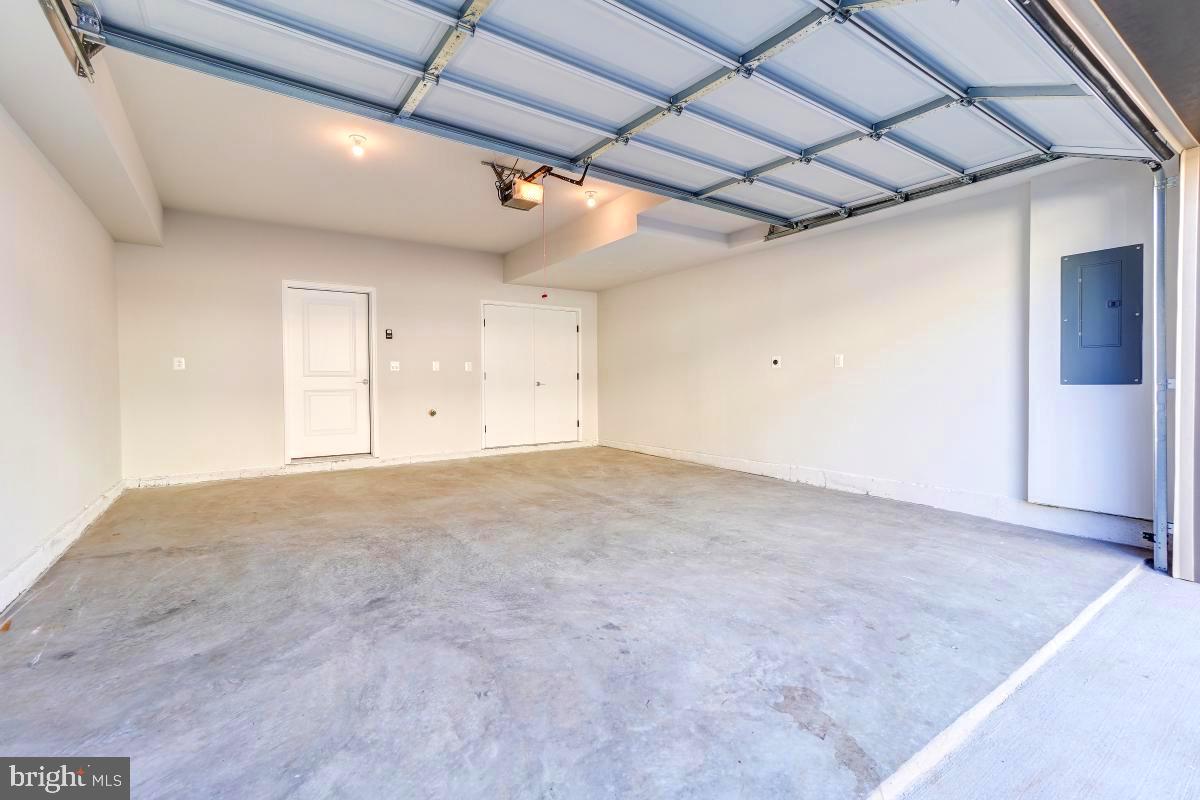 DOWNTOWN BRAMBLETON - Residential Lease