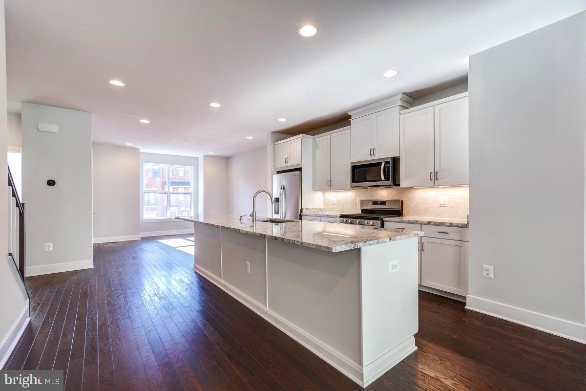 DOWNTOWN BRAMBLETON - Residential Lease