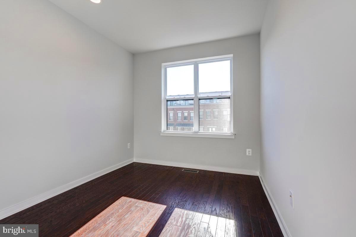 DOWNTOWN BRAMBLETON - Residential Lease