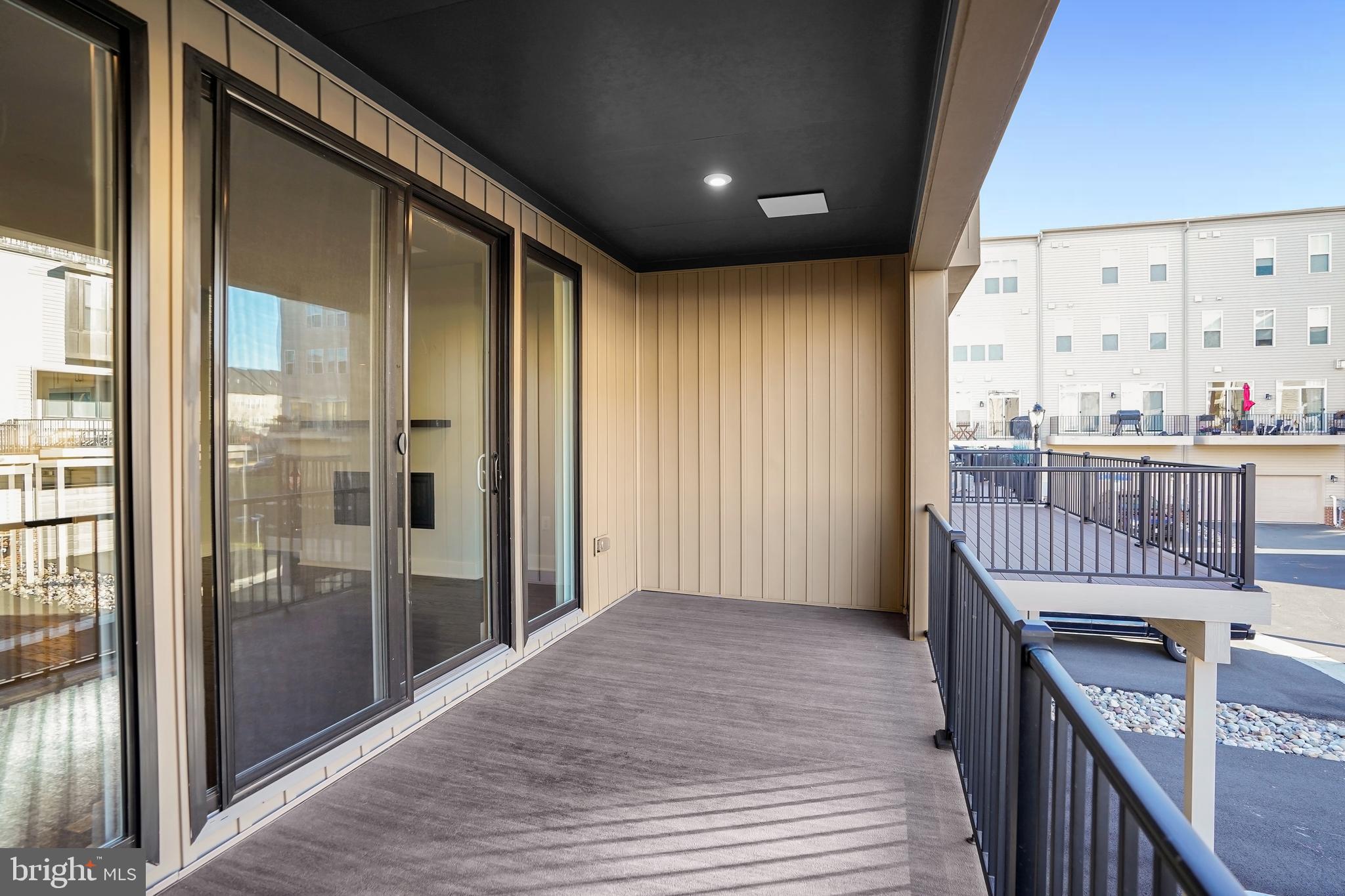 DOWNTOWN BRAMBLETON - Residential Lease