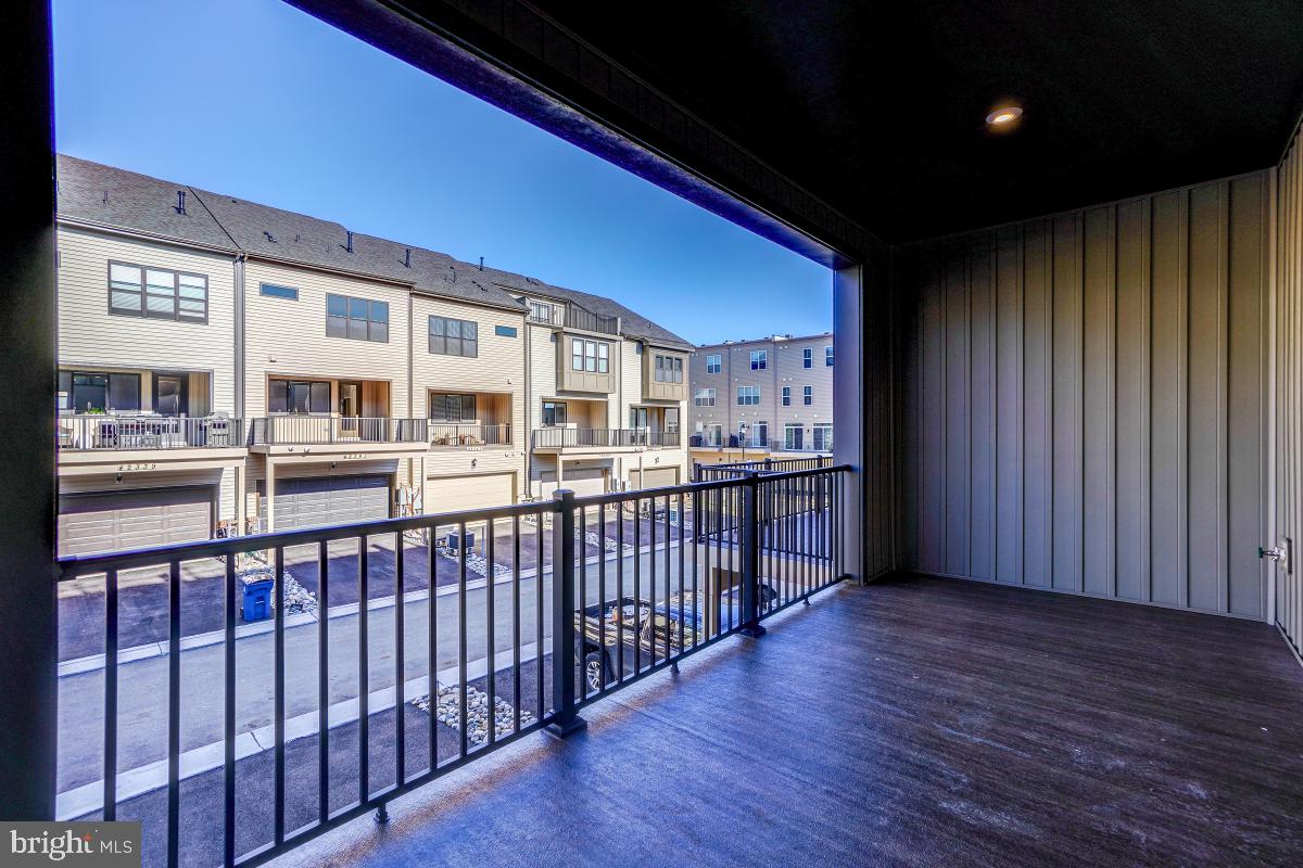 DOWNTOWN BRAMBLETON - Residential Lease