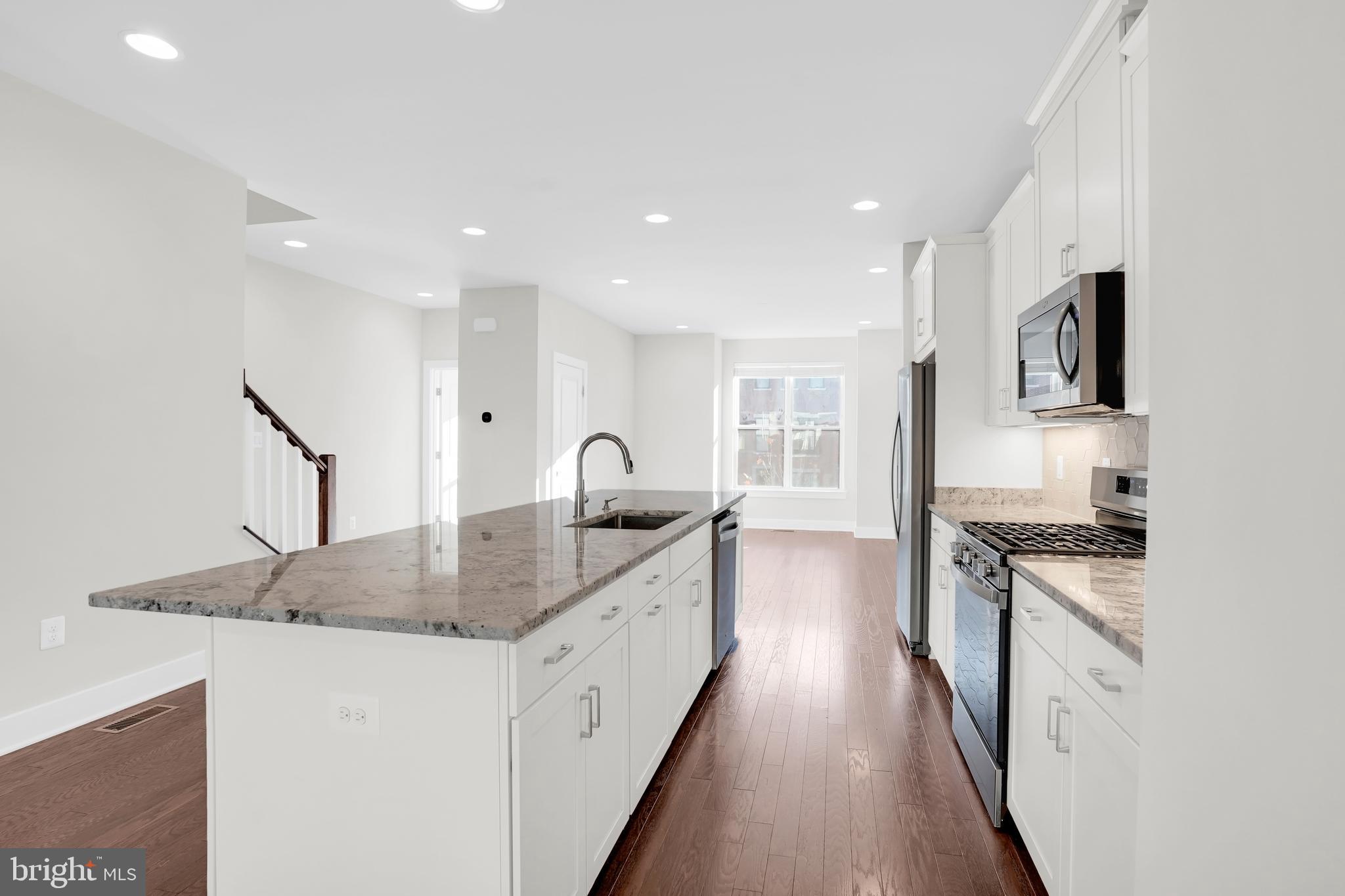 DOWNTOWN BRAMBLETON - Residential Lease