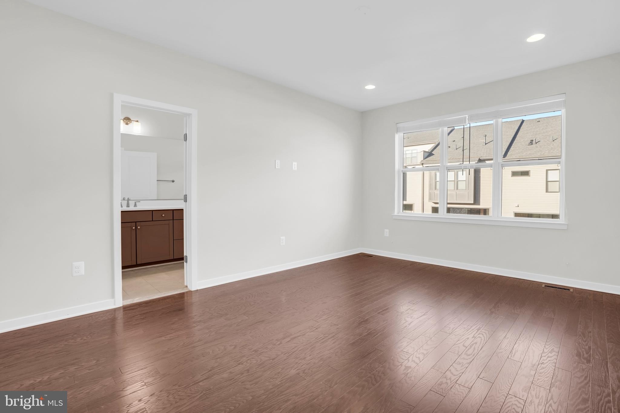 DOWNTOWN BRAMBLETON - Residential Lease