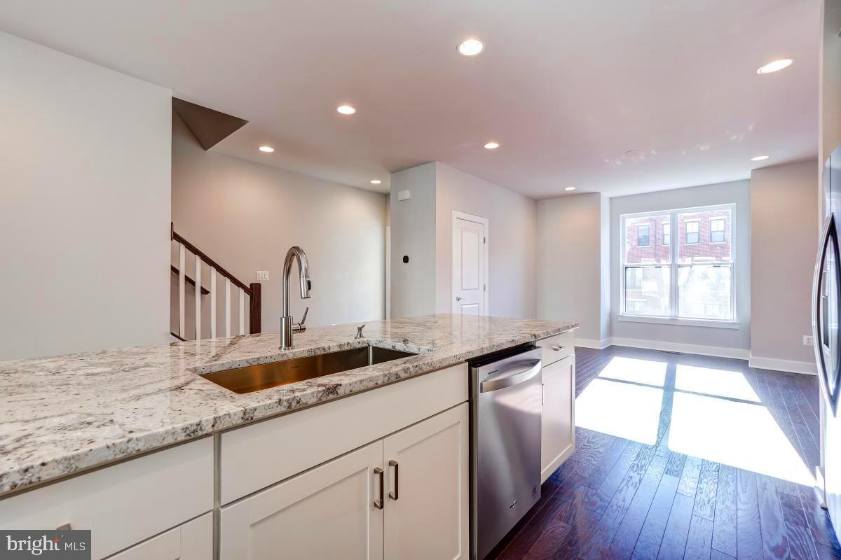 DOWNTOWN BRAMBLETON - Residential Lease